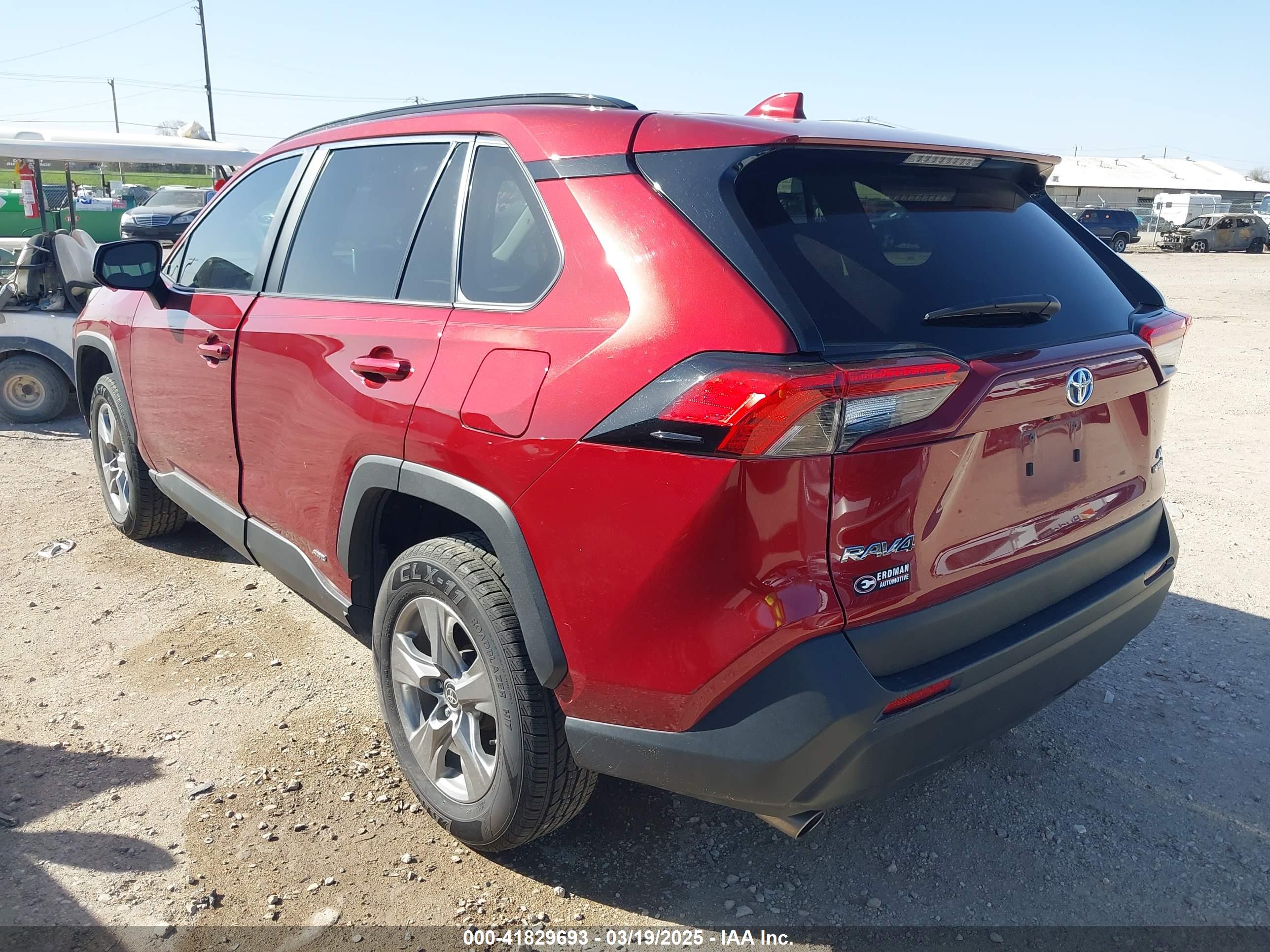 TOYOTA RAV4 image 3