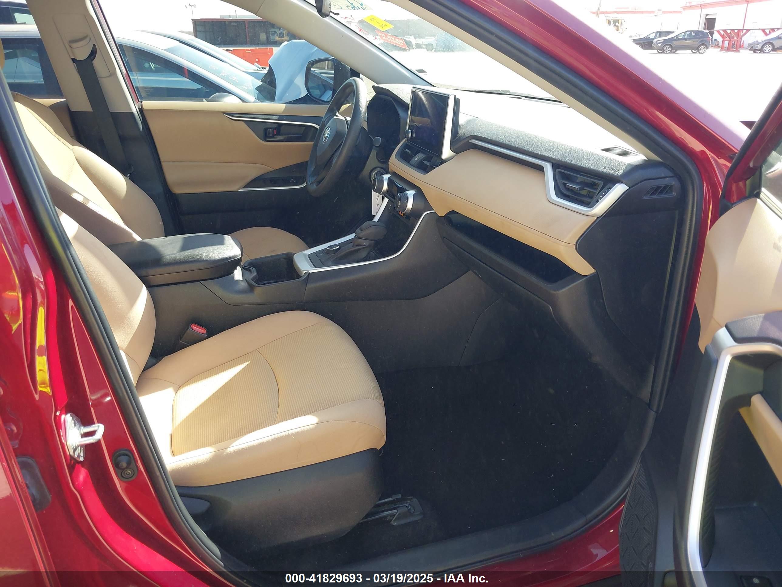 TOYOTA RAV4 image 5