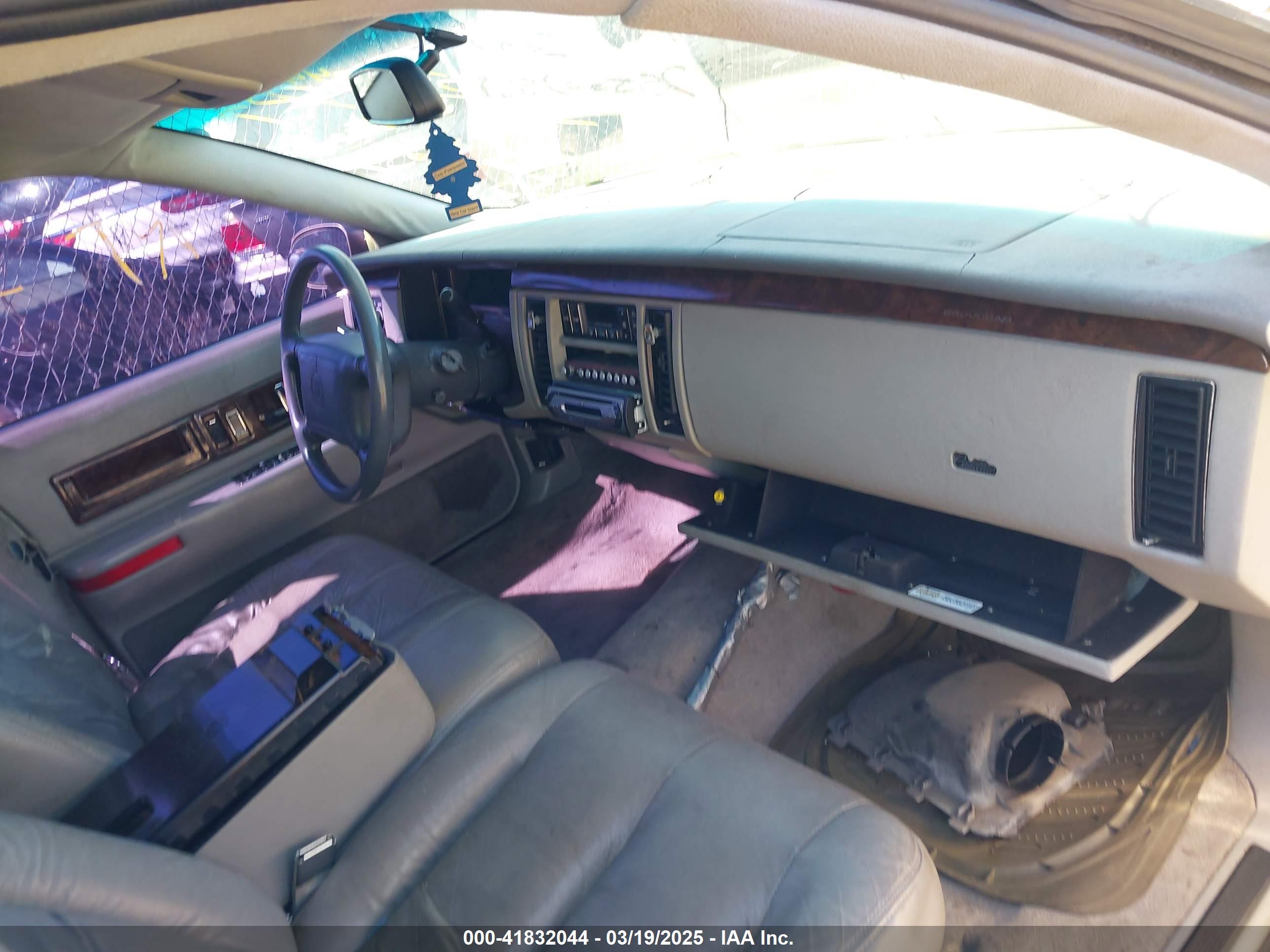 CADILLAC FLEETWOOD image 5