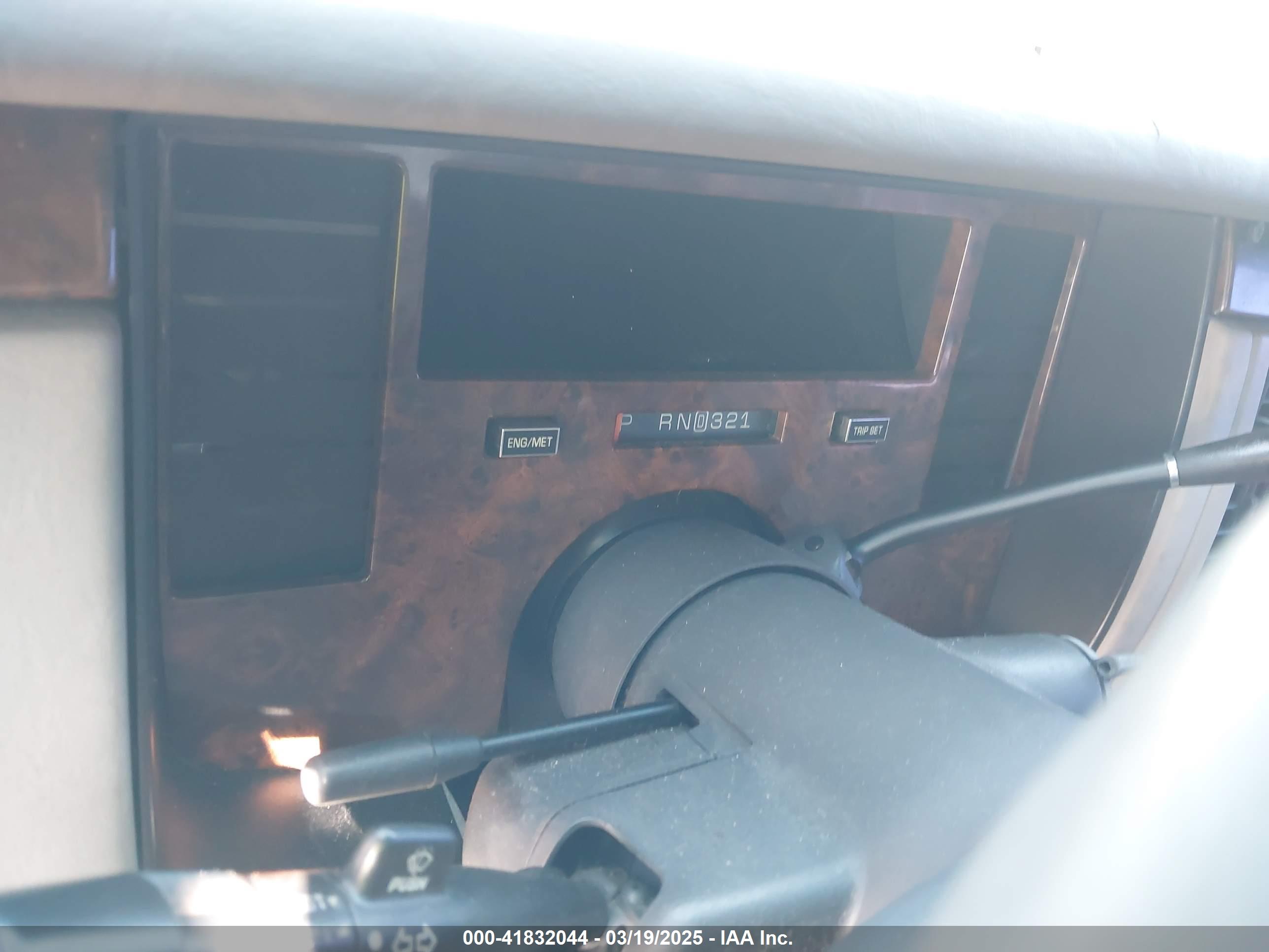 CADILLAC FLEETWOOD image 7