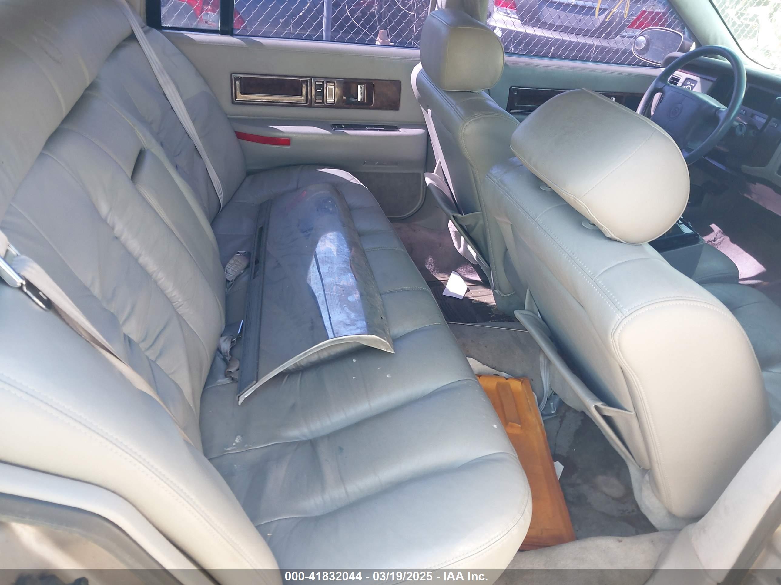 CADILLAC FLEETWOOD image 8