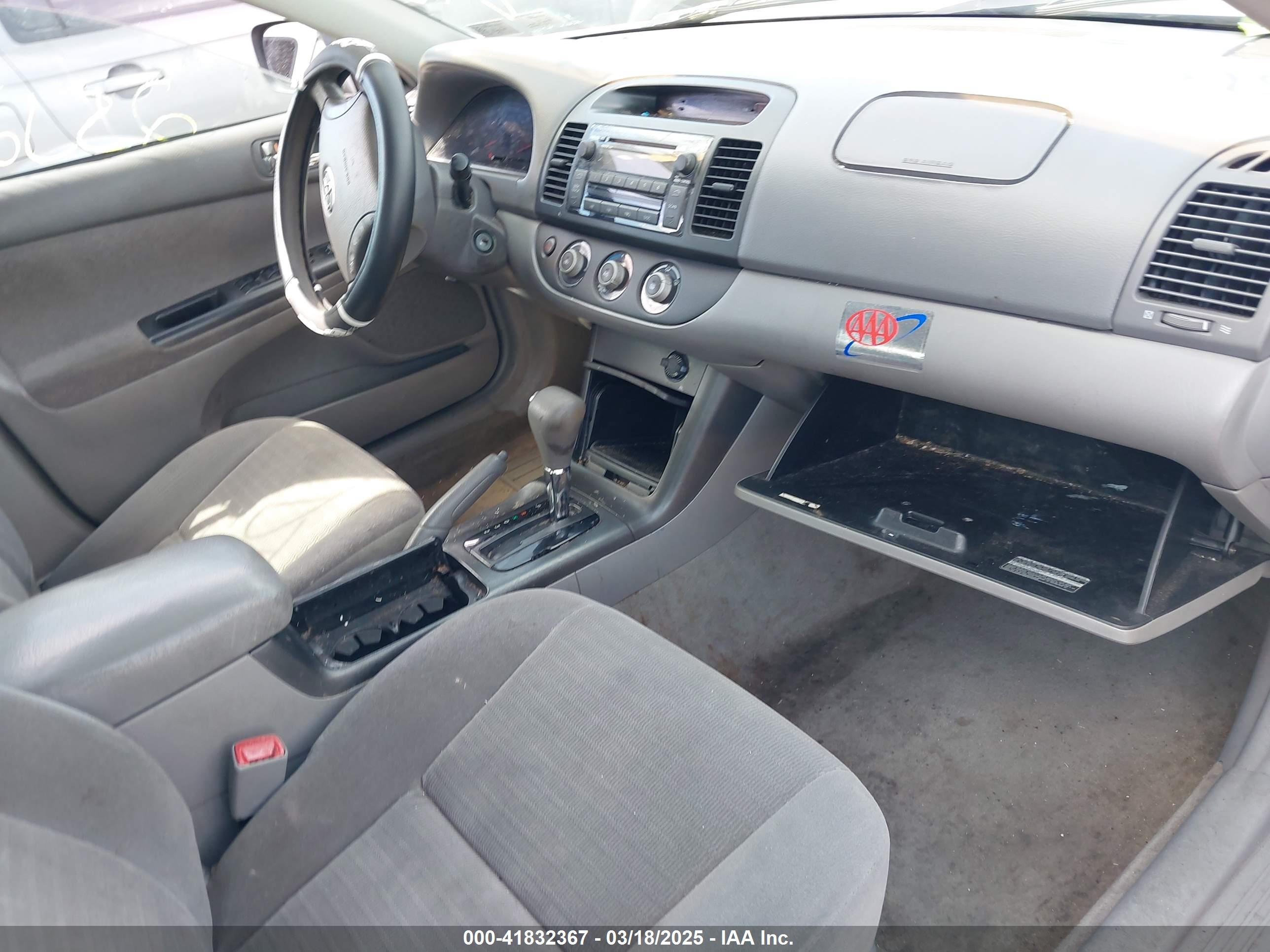 TOYOTA CAMRY image 5