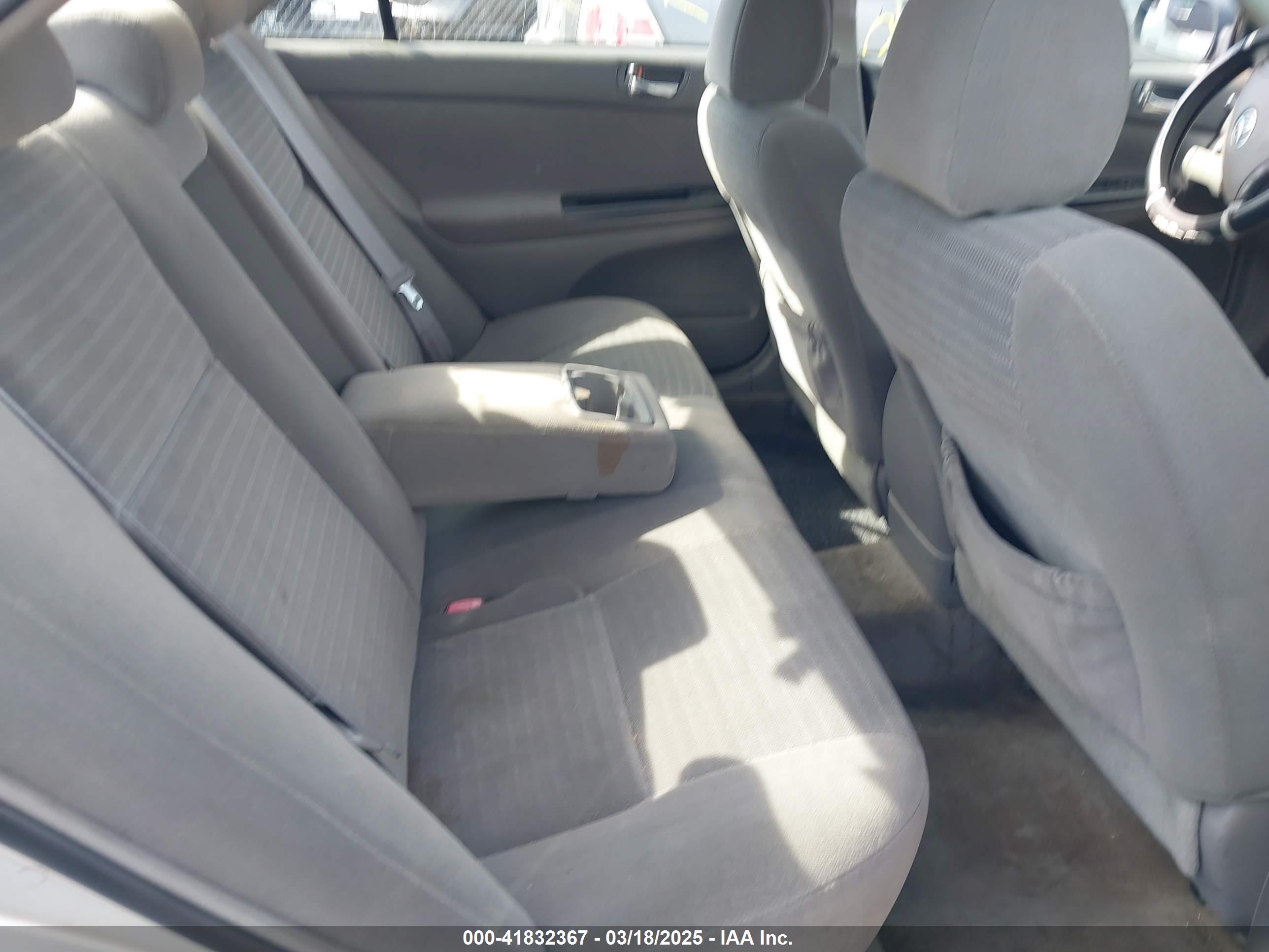 TOYOTA CAMRY image 8
