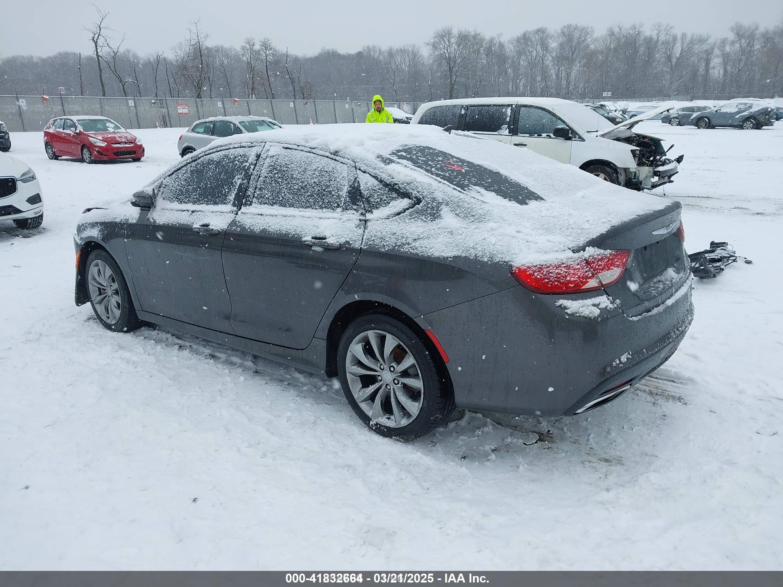 CHRYSLER 200 image 3