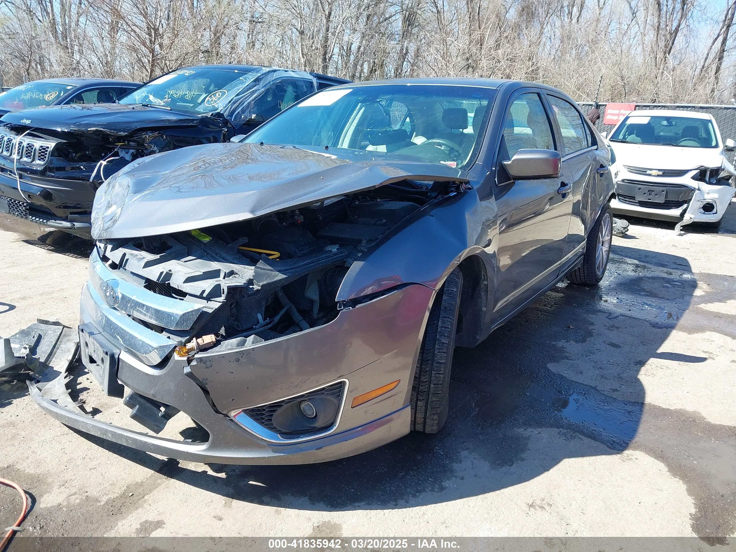 FORD FUSION image 2