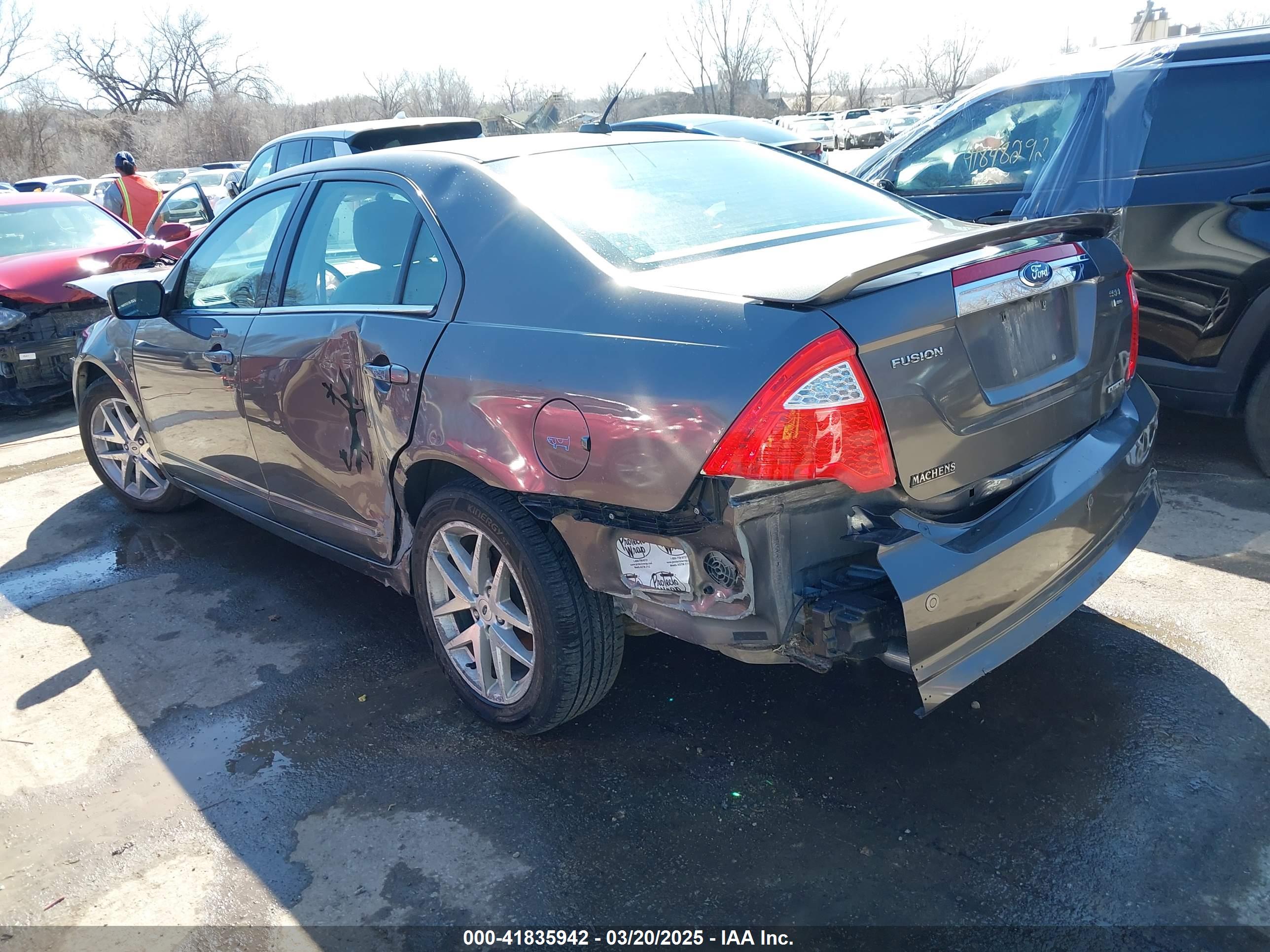 FORD FUSION image 3
