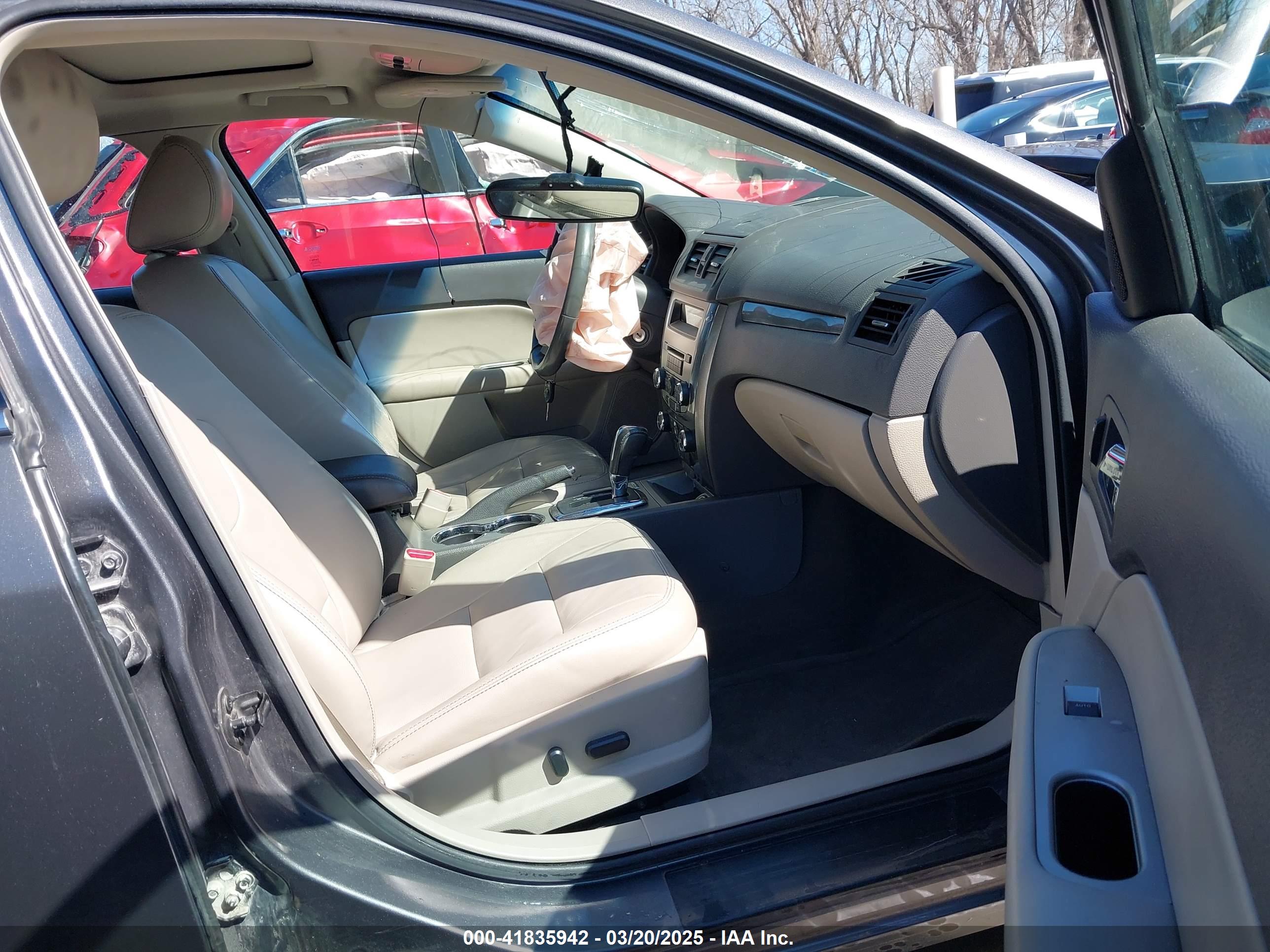 FORD FUSION image 5