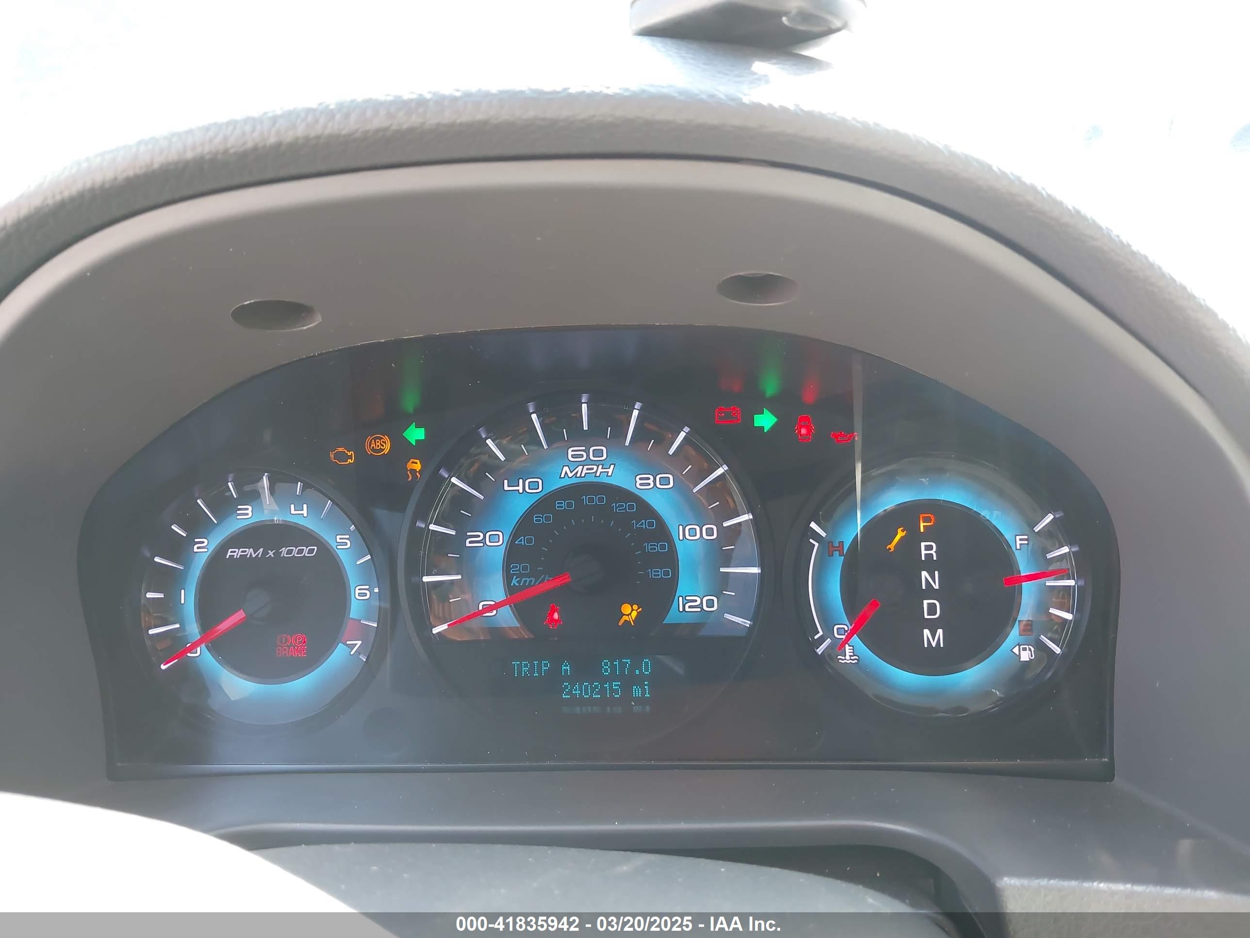 FORD FUSION image 7