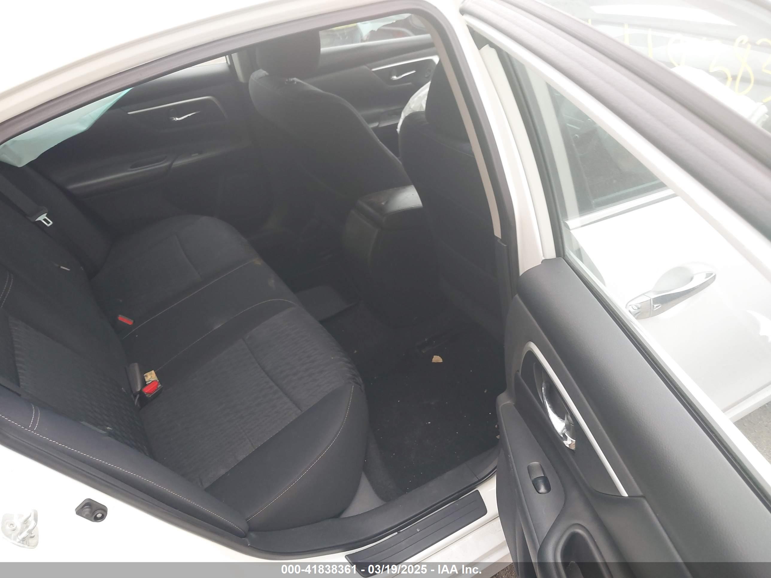 NISSAN ALTIMA image 8