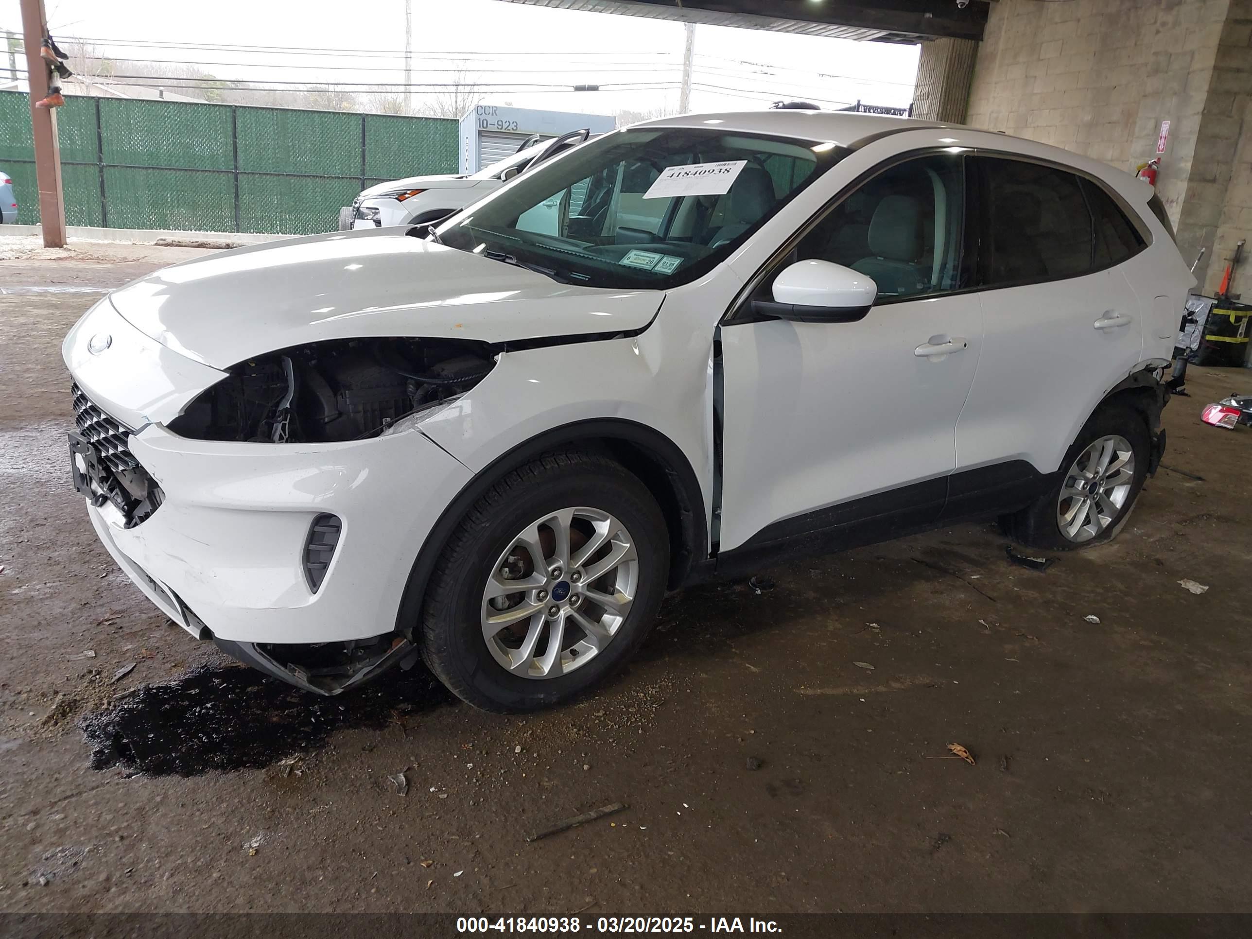 FORD ESCAPE image 2