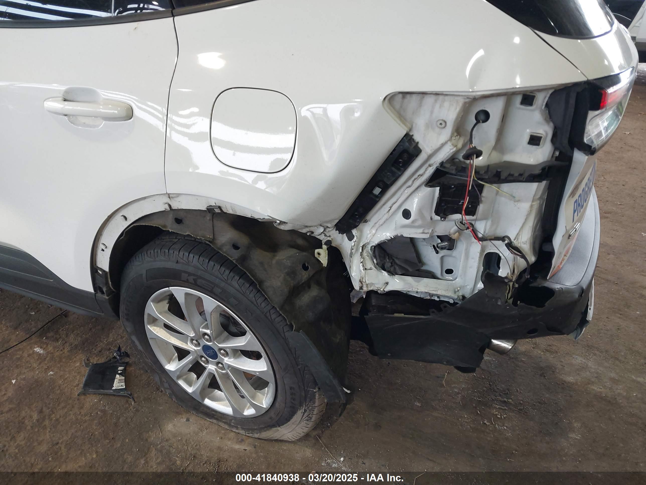 FORD ESCAPE image 6