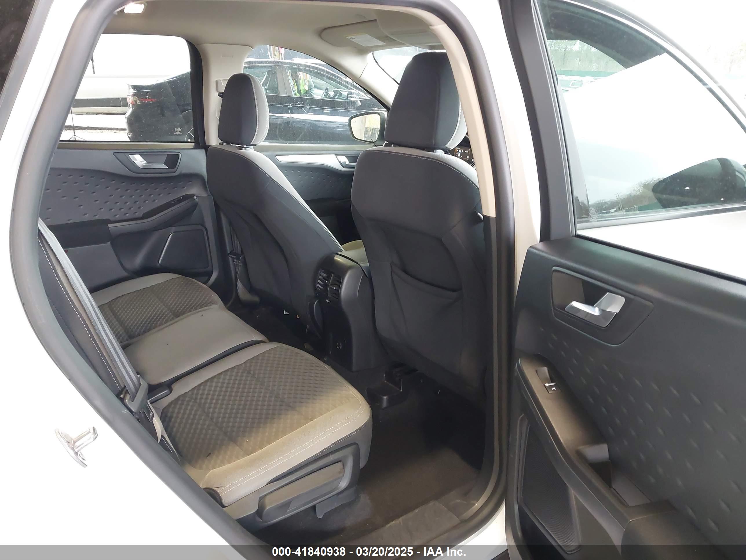 FORD ESCAPE image 8