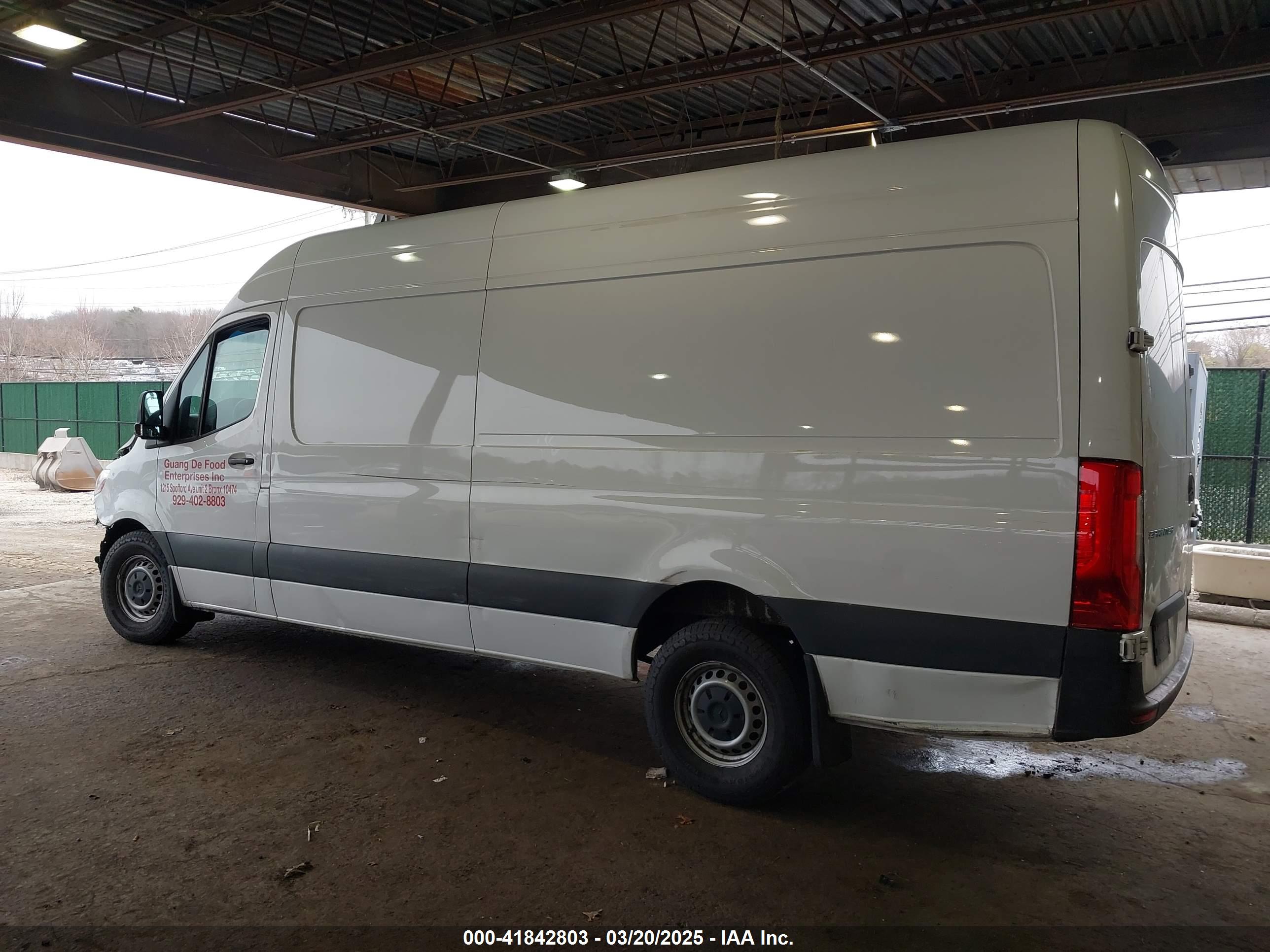 MERCEDES-BENZ SPRINTER image 3