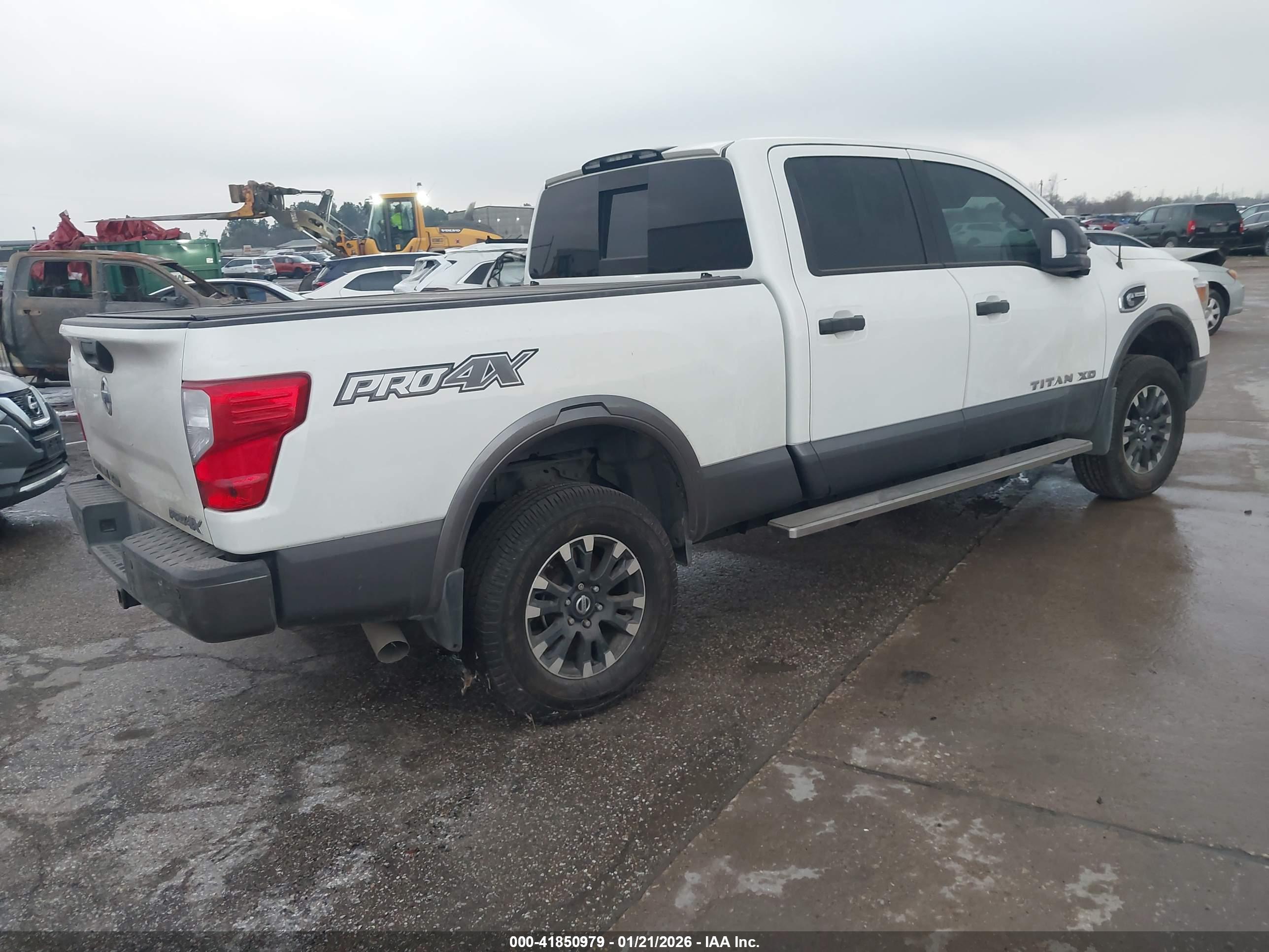 NISSAN TITAN image 4
