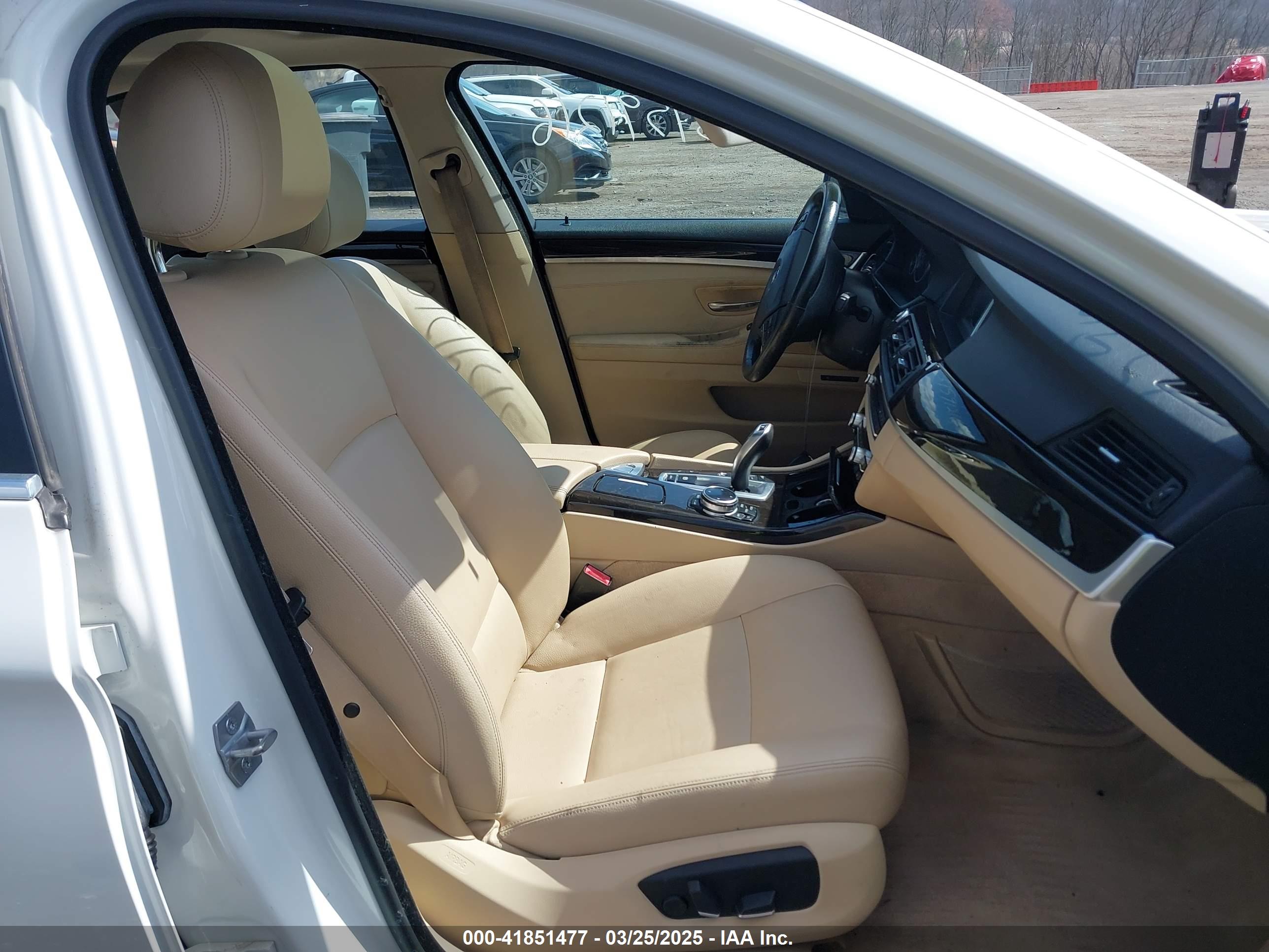 BMW 528I image 5