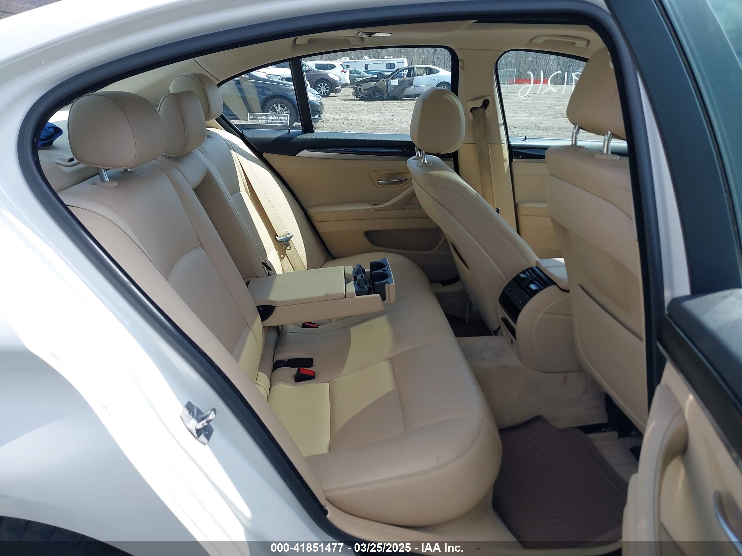 BMW 528I image 8