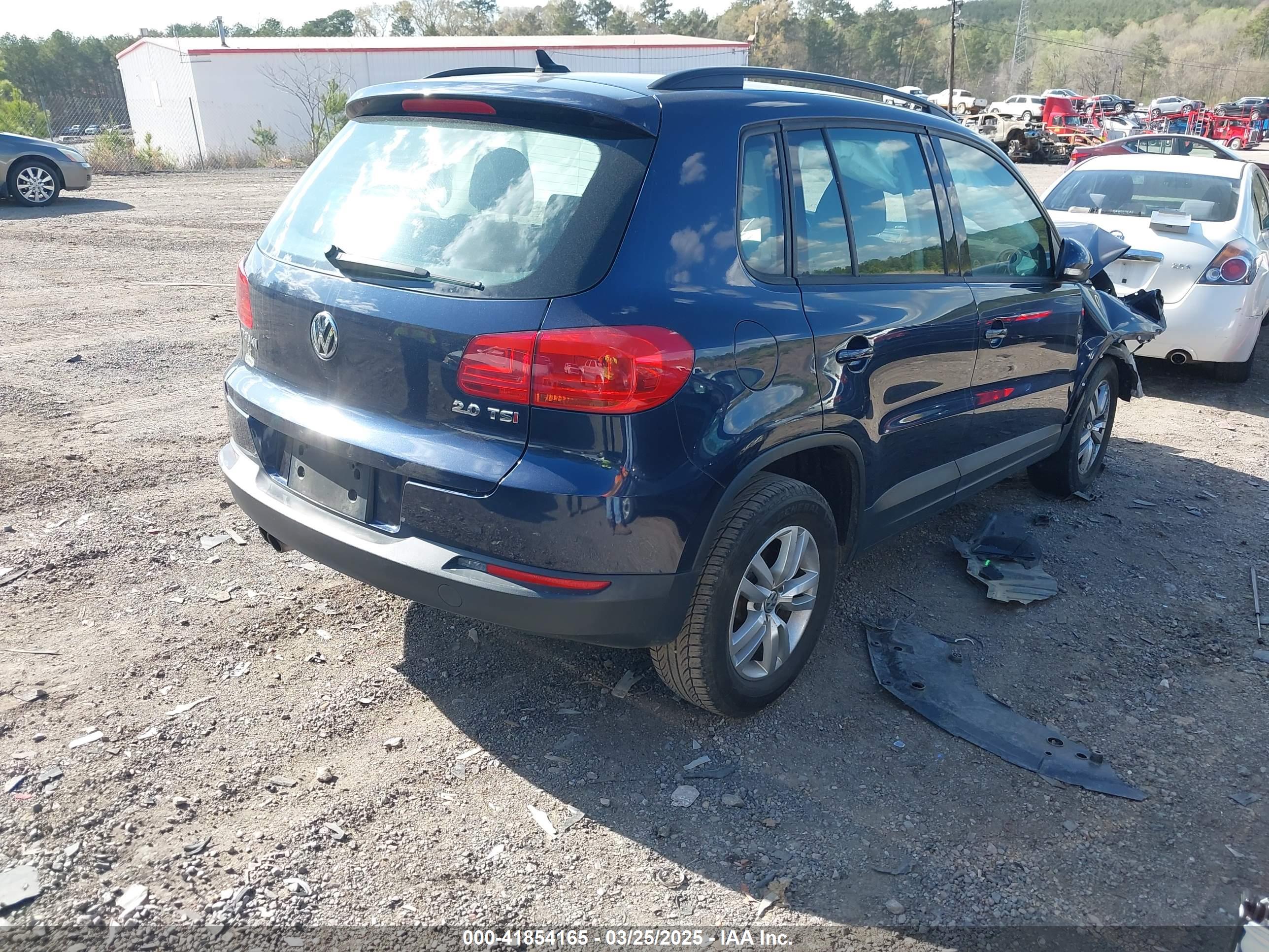 VOLKSWAGEN TIGUAN image 4