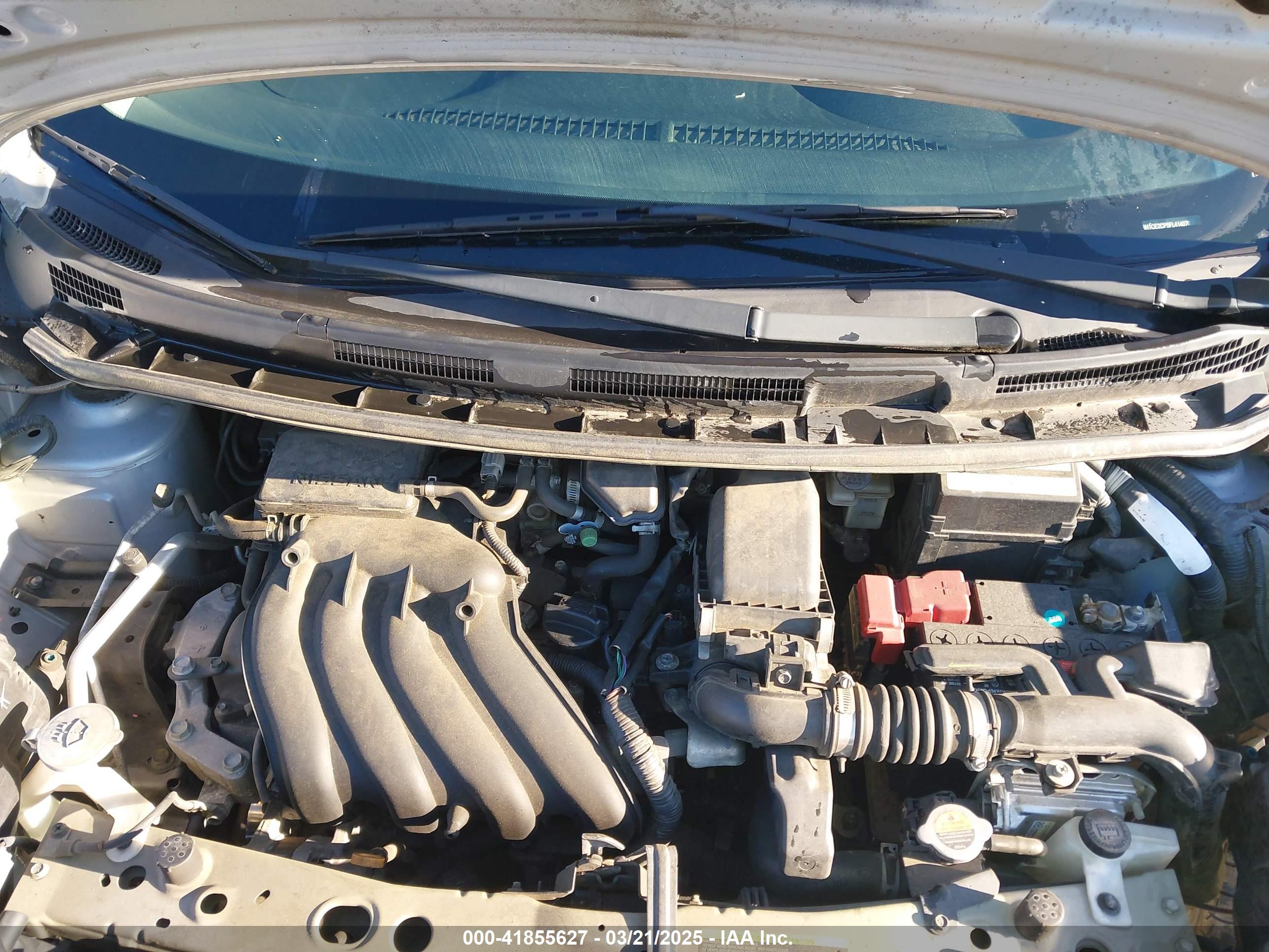 NISSAN VERSA image 10