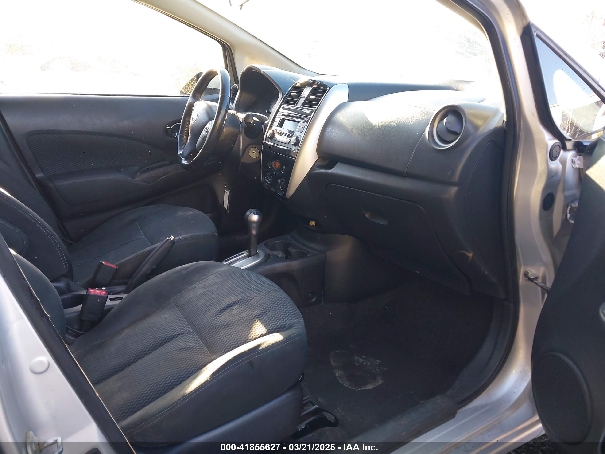 NISSAN VERSA image 5