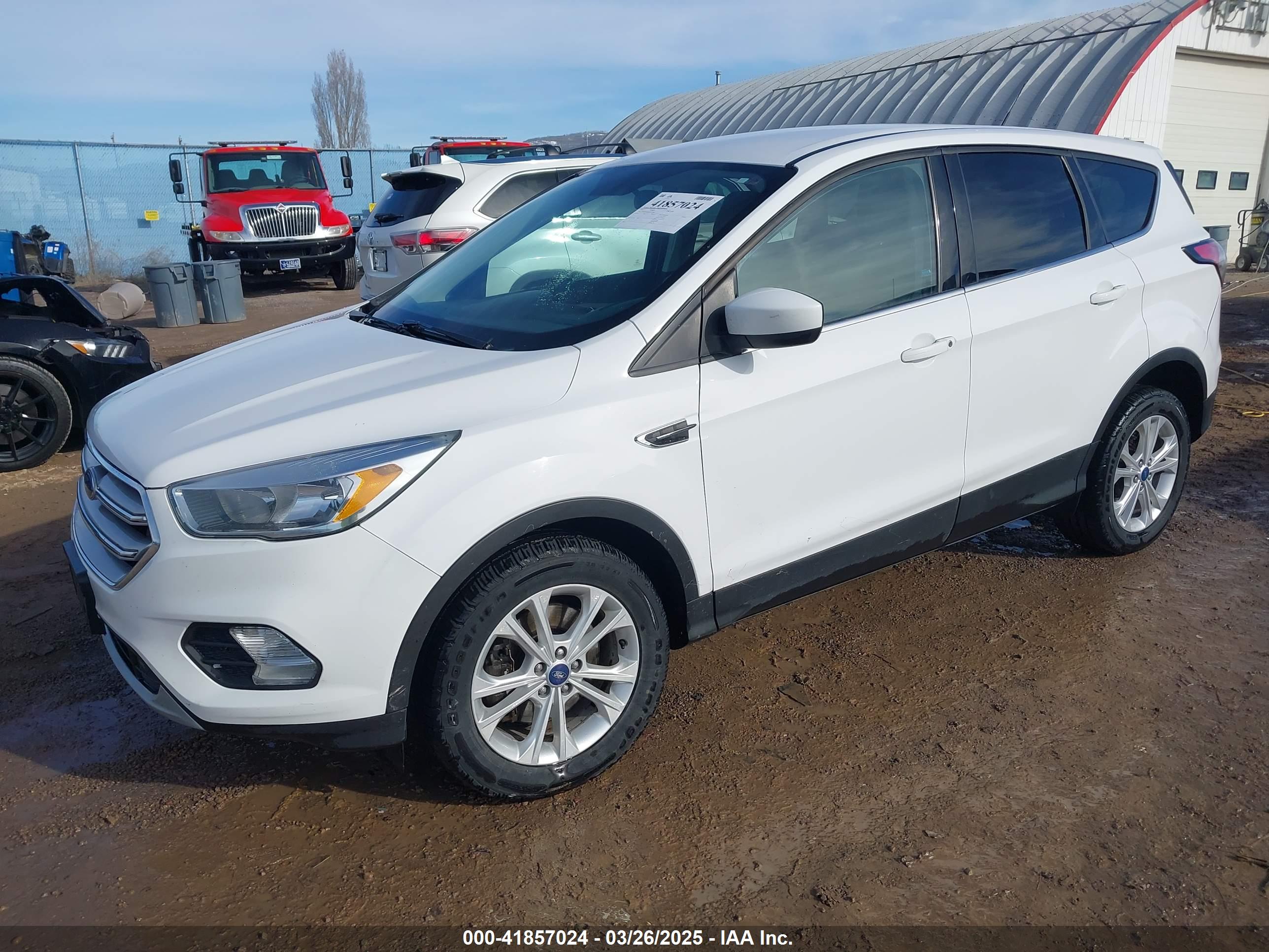 FORD ESCAPE image 2