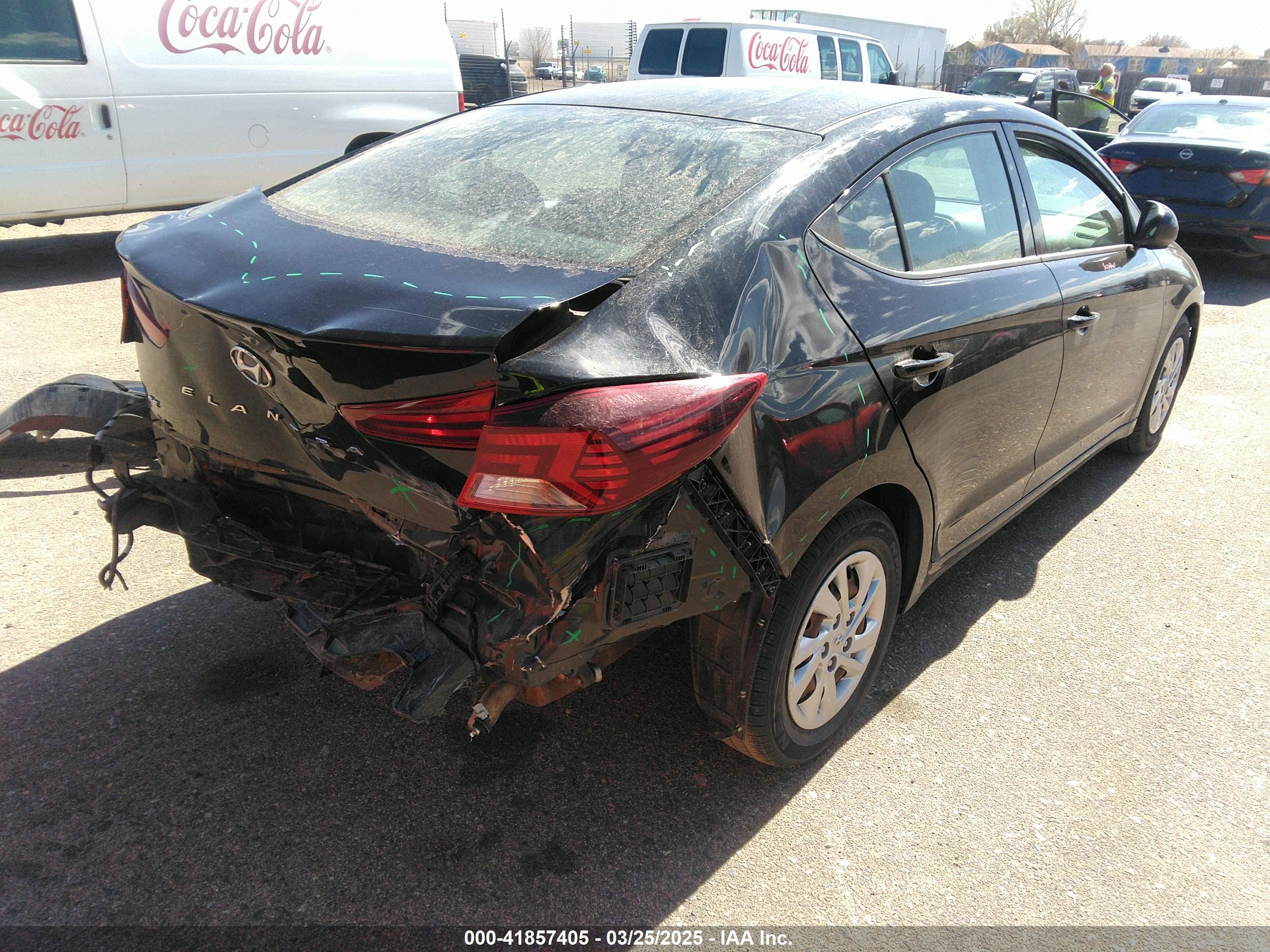 HYUNDAI ELANTRA image 4