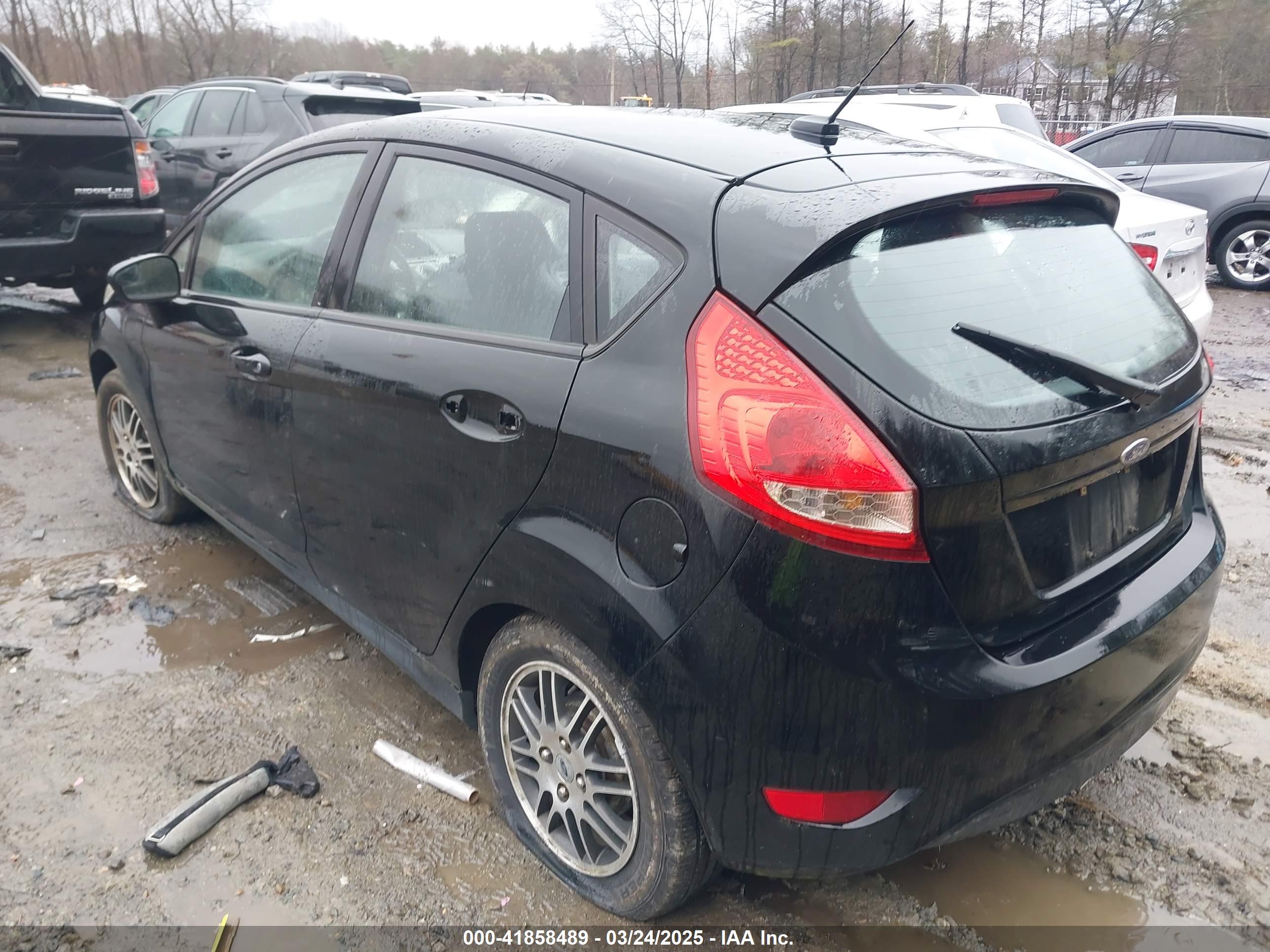 FORD FIESTA image 3