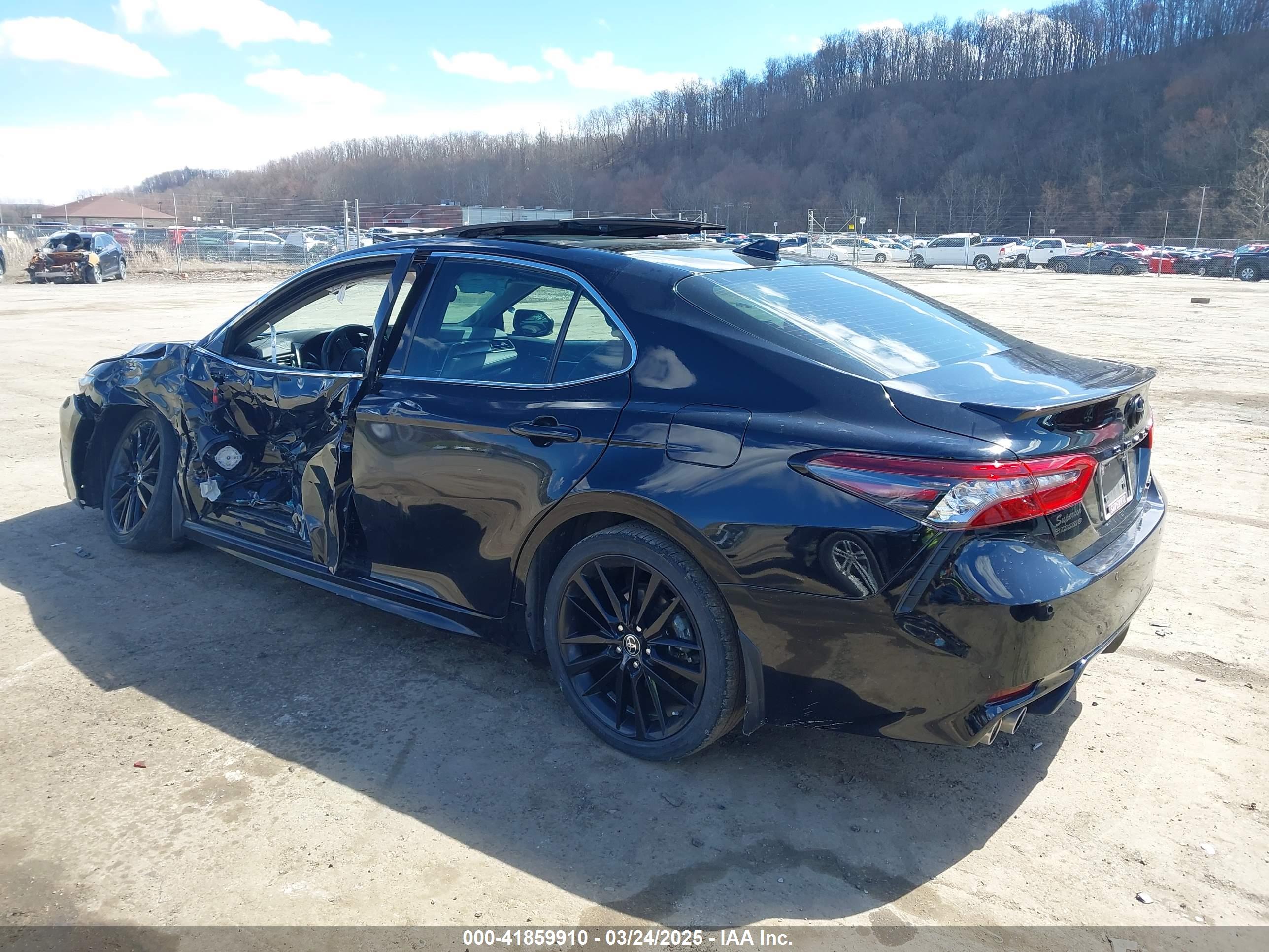 TOYOTA CAMRY image 3