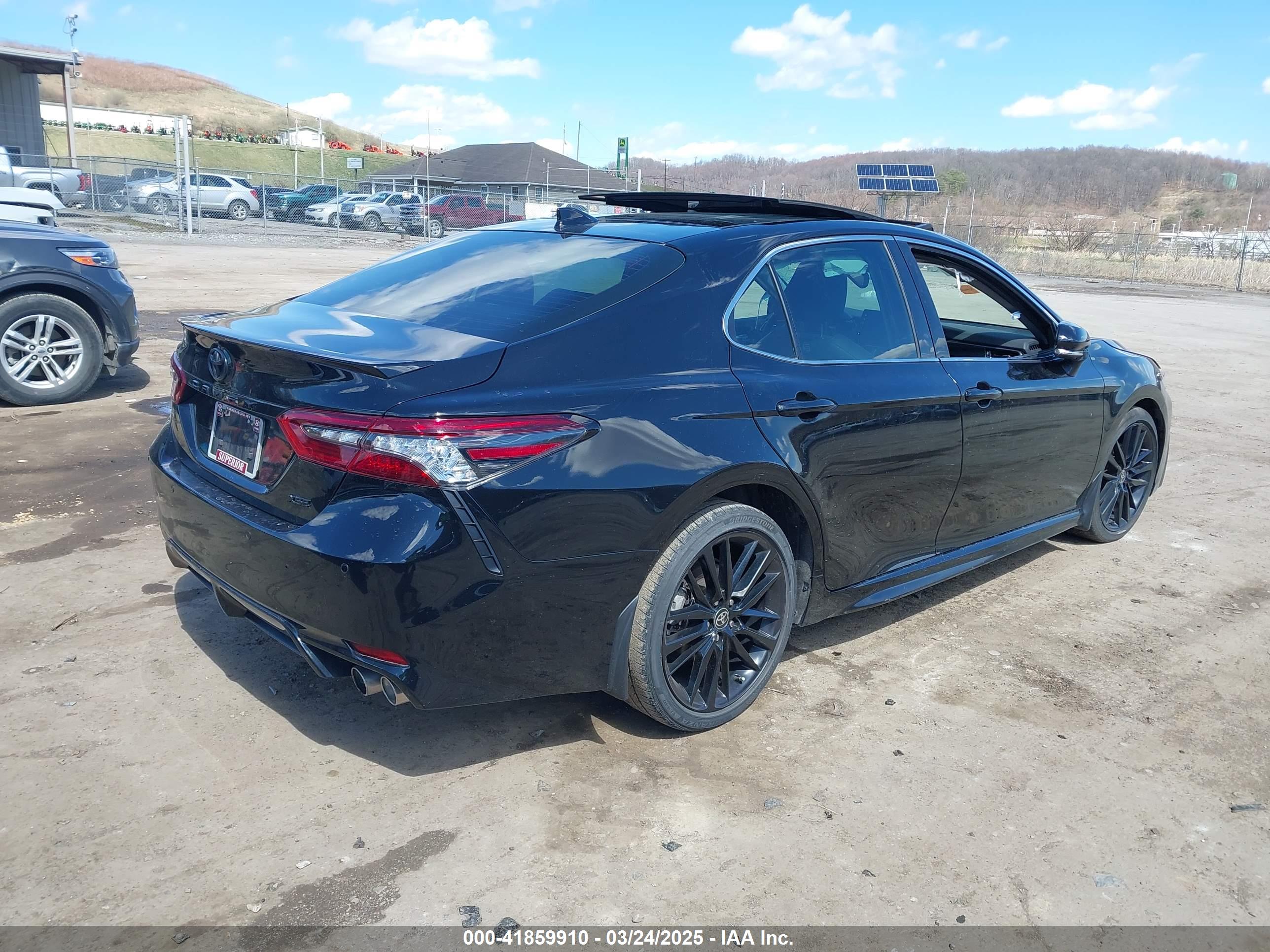 TOYOTA CAMRY image 4