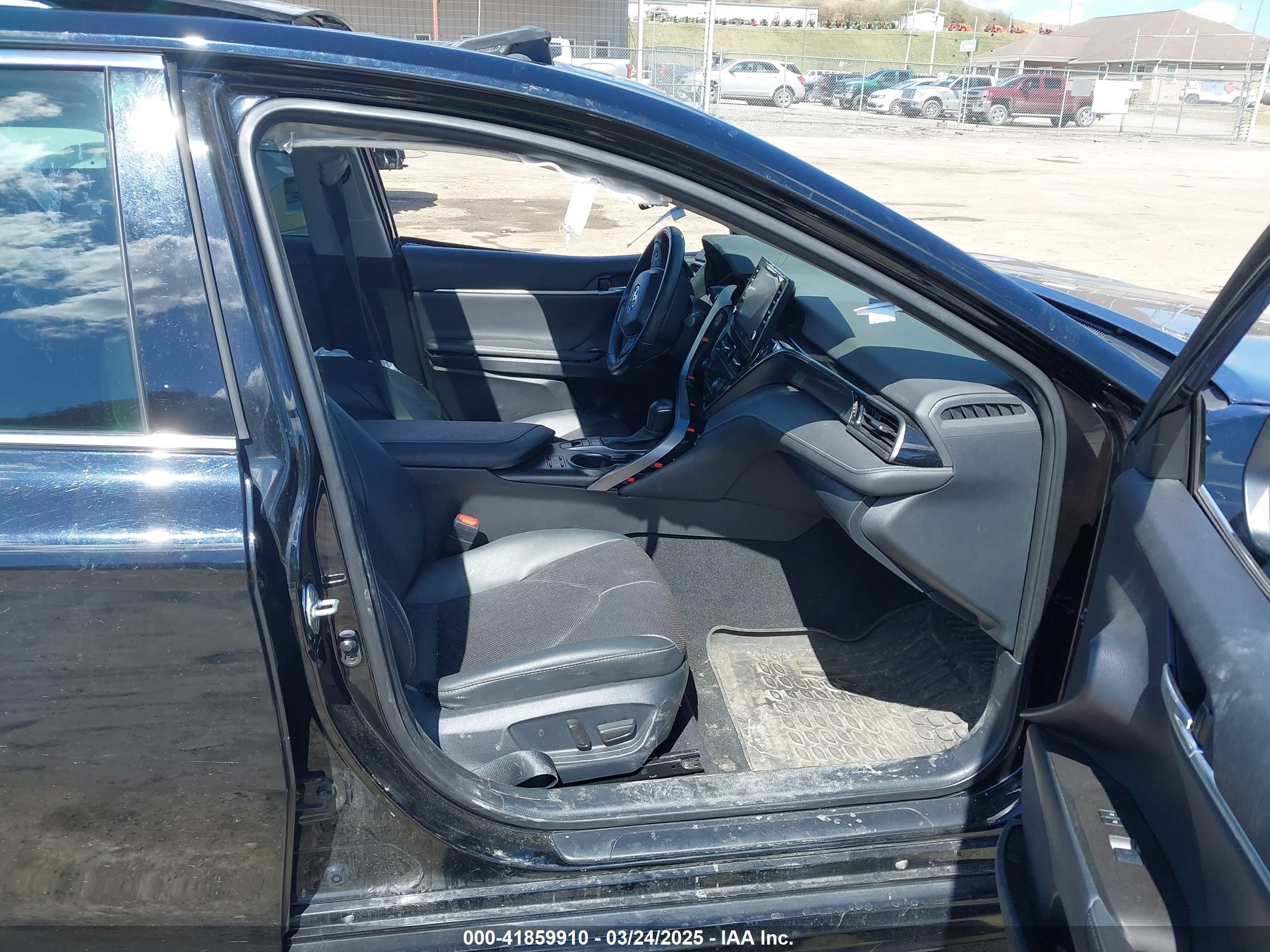 TOYOTA CAMRY image 5