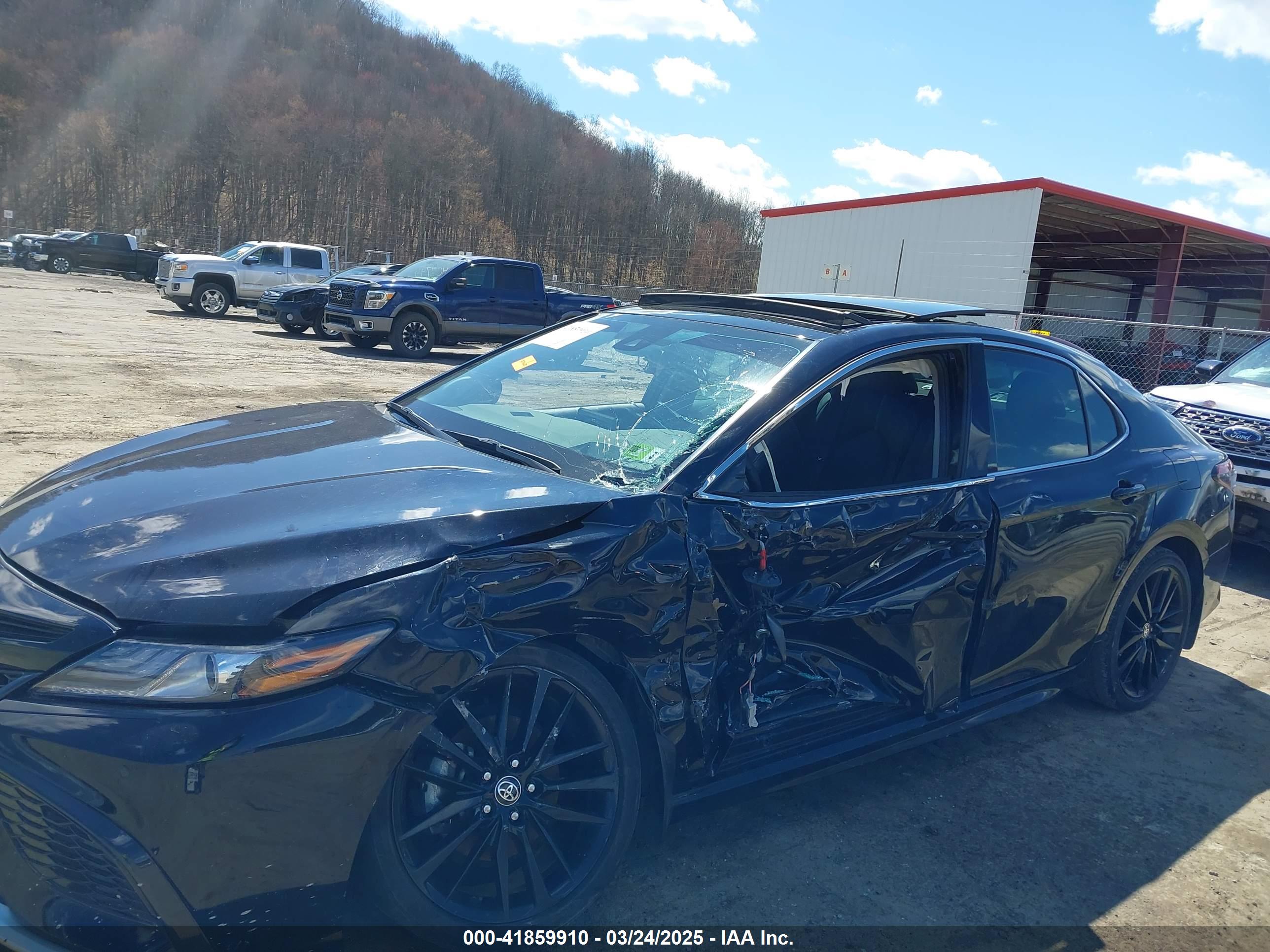 TOYOTA CAMRY image 6