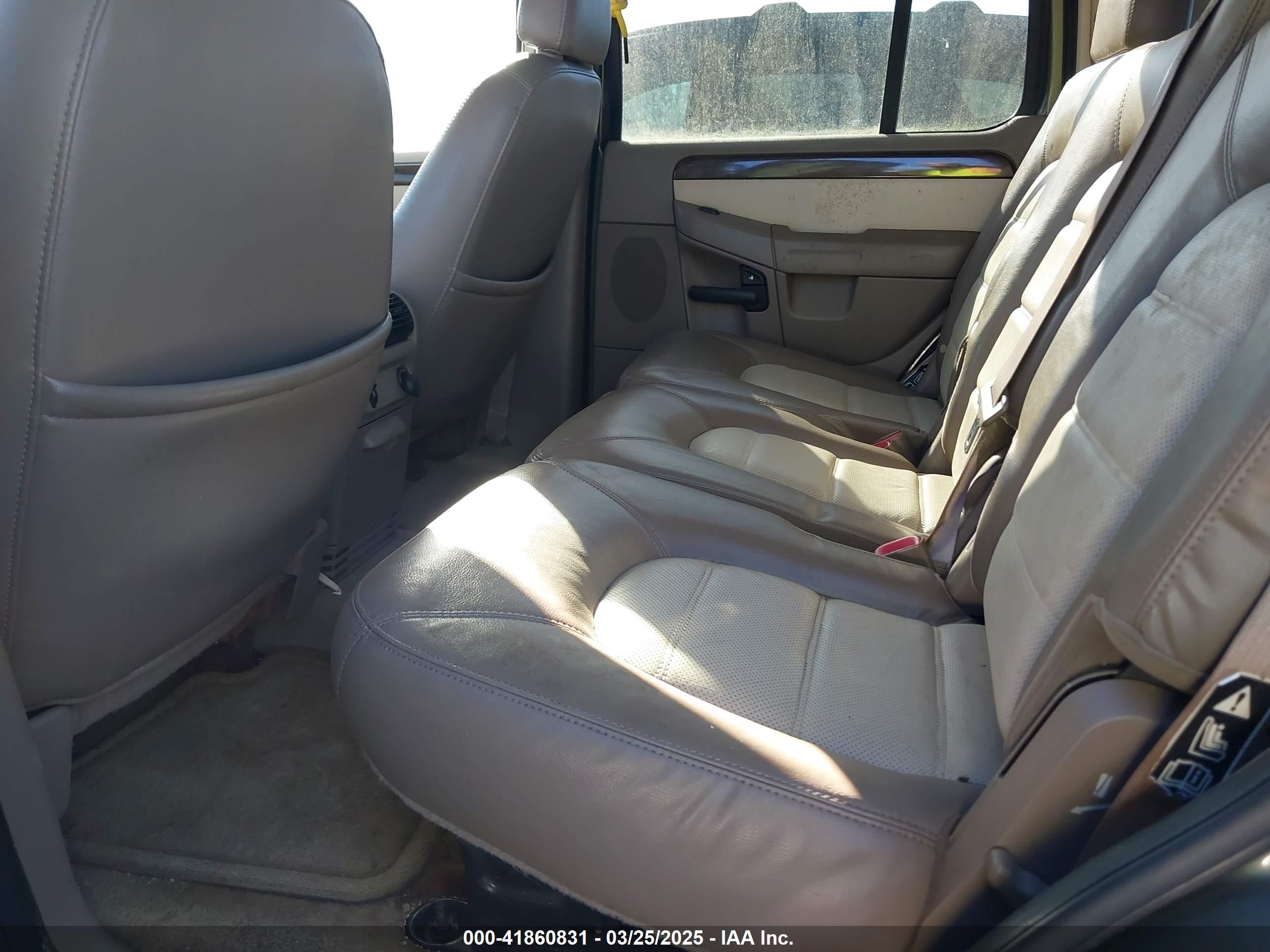 FORD EXPLORER image 8
