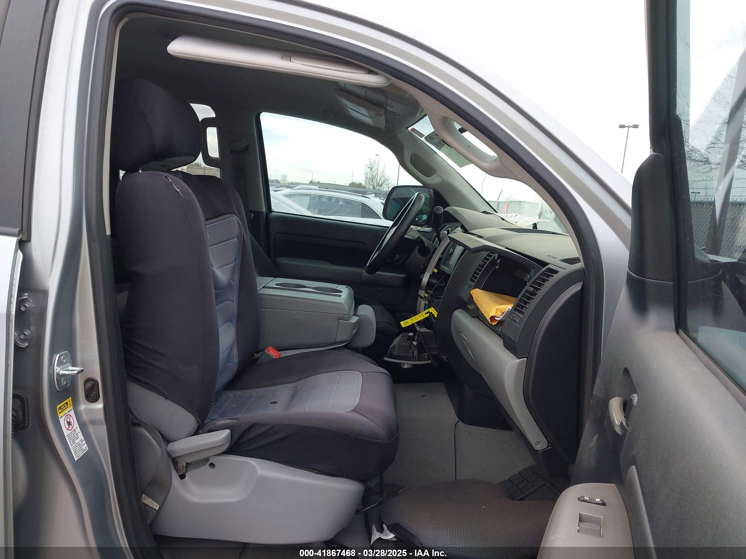 TOYOTA TUNDRA image 5