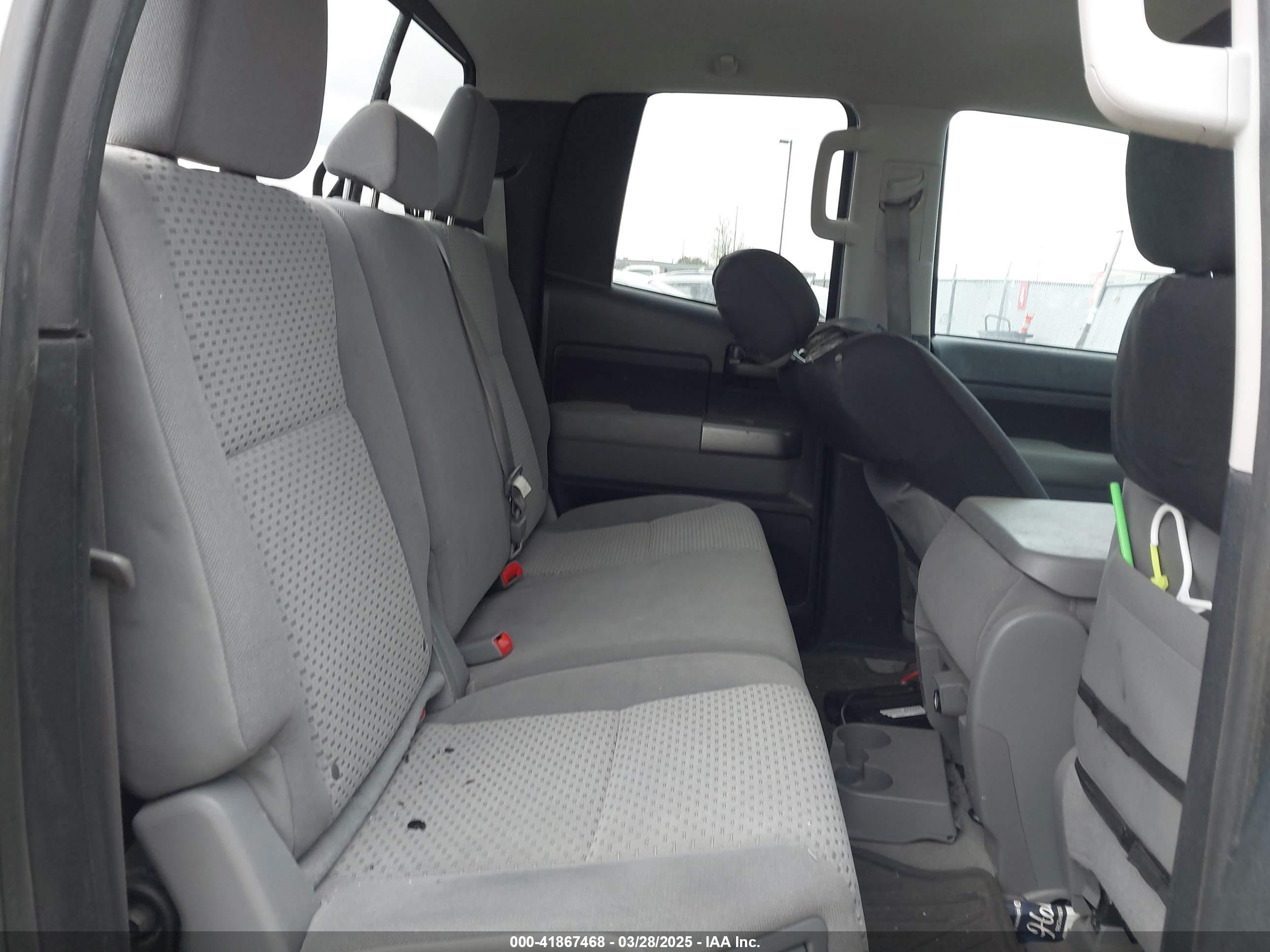 TOYOTA TUNDRA image 8