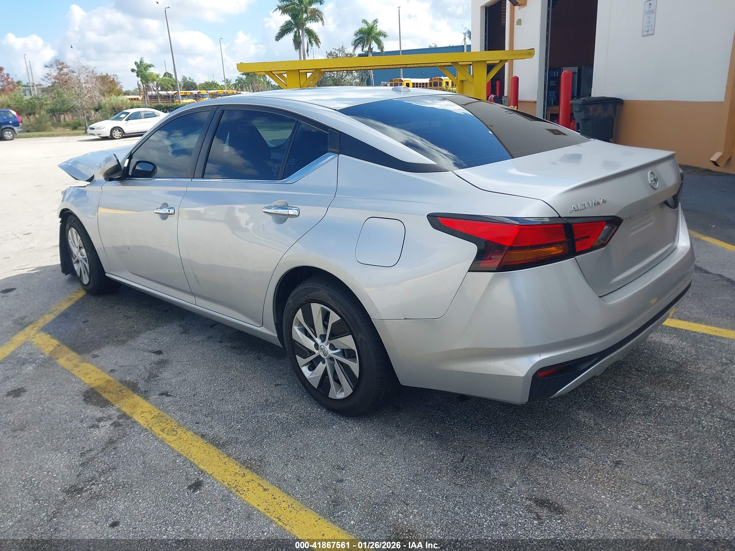 NISSAN ALTIMA image 3
