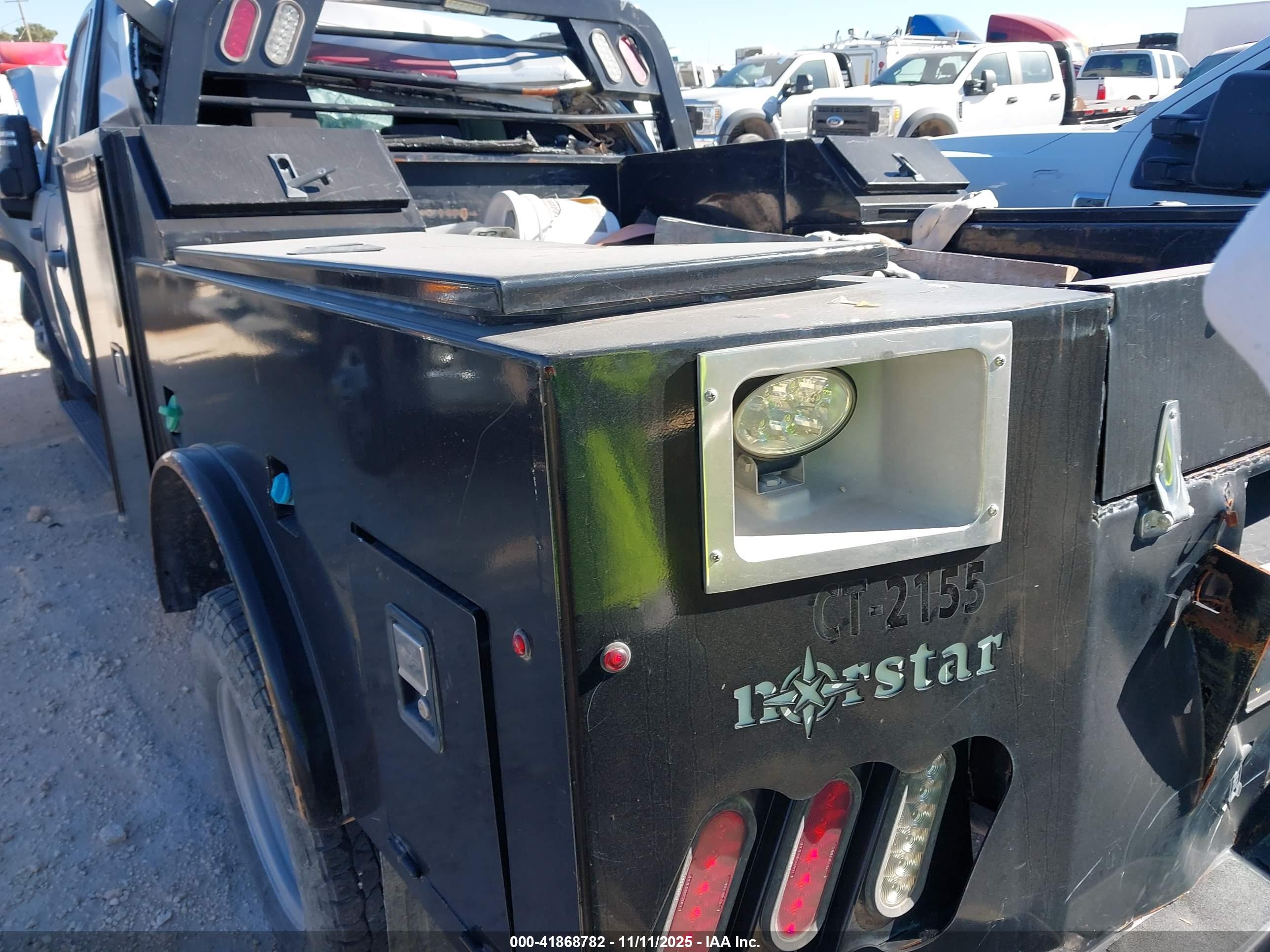 GMC SIERRA image 3