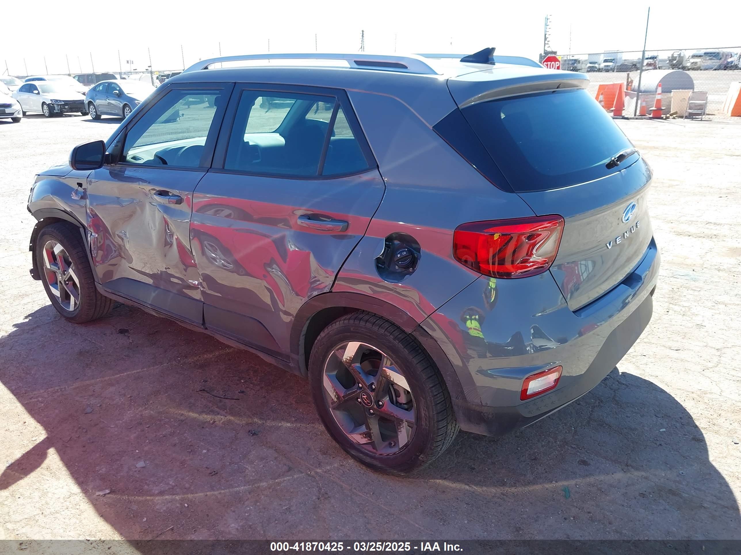HYUNDAI VENUE image 3