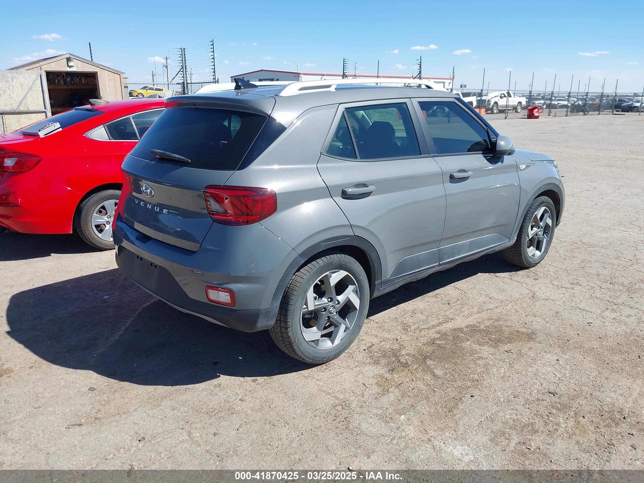 HYUNDAI VENUE image 4