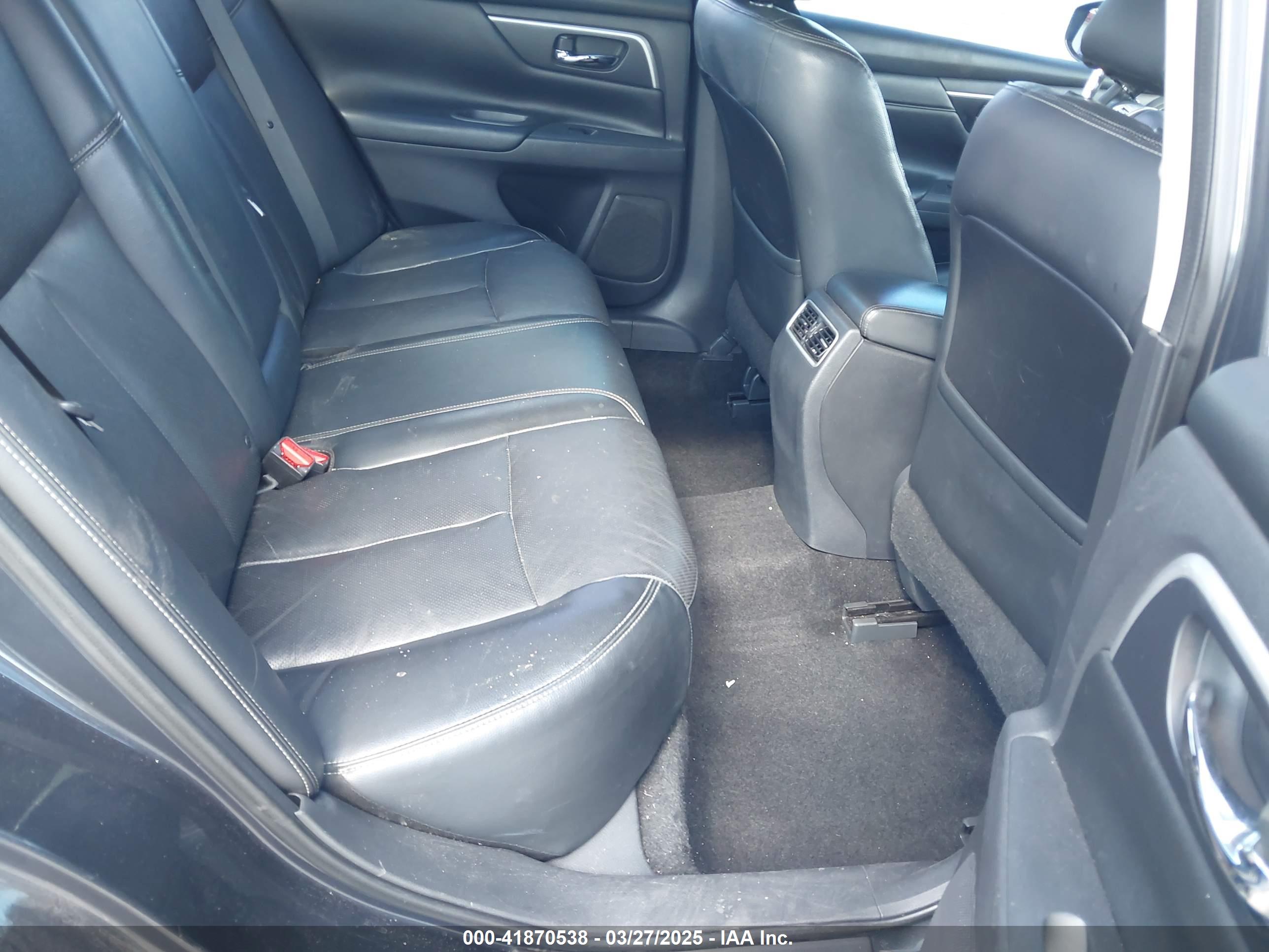 NISSAN ALTIMA image 8