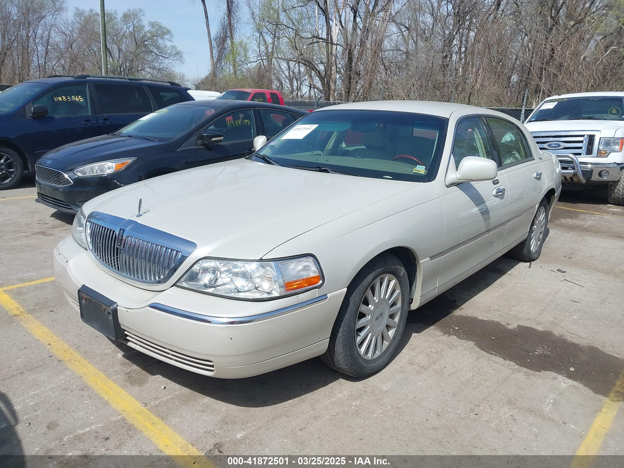 LINCOLN TOWN image 2