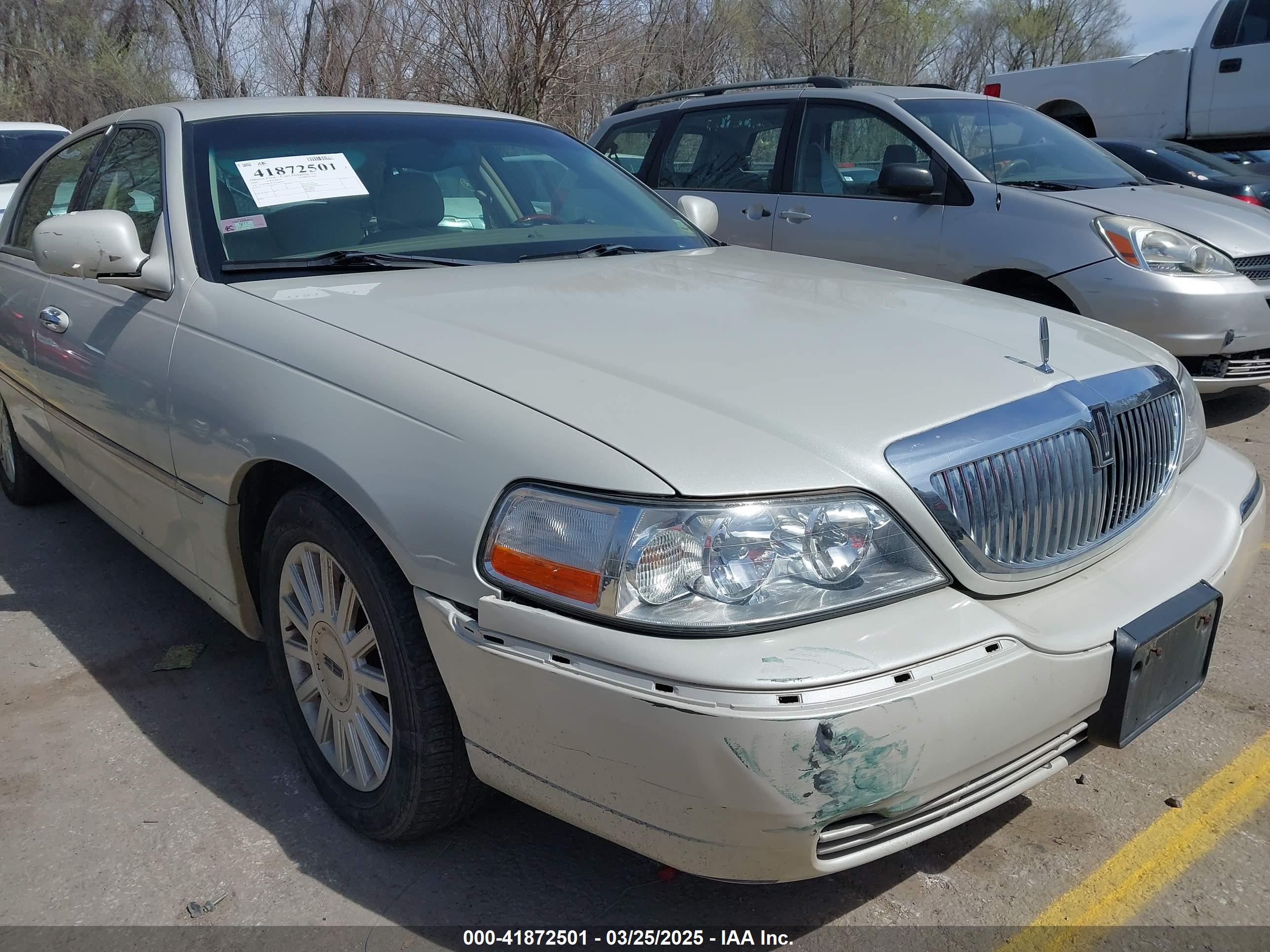 LINCOLN TOWN image 6