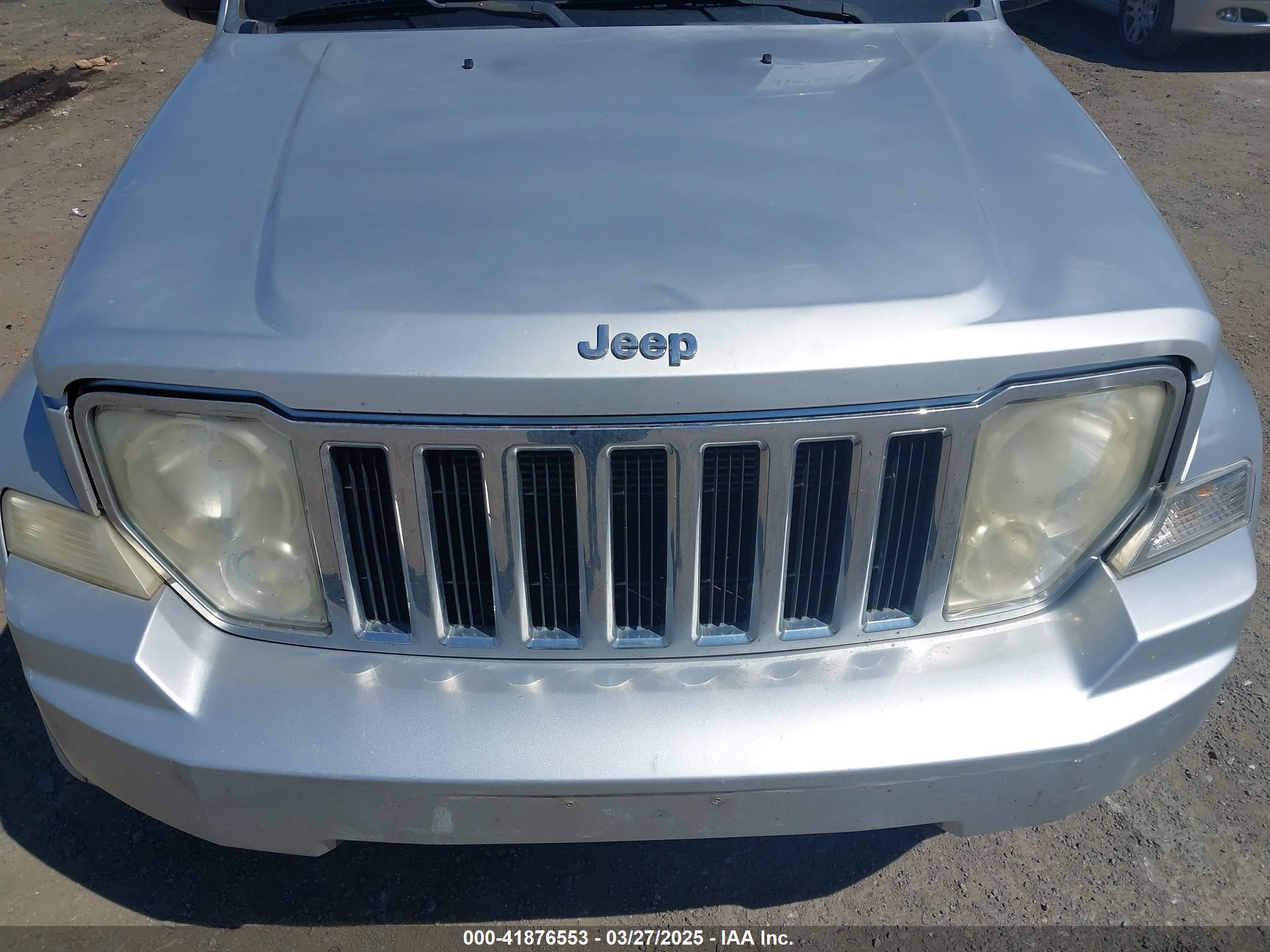 JEEP LIBERTY image 6