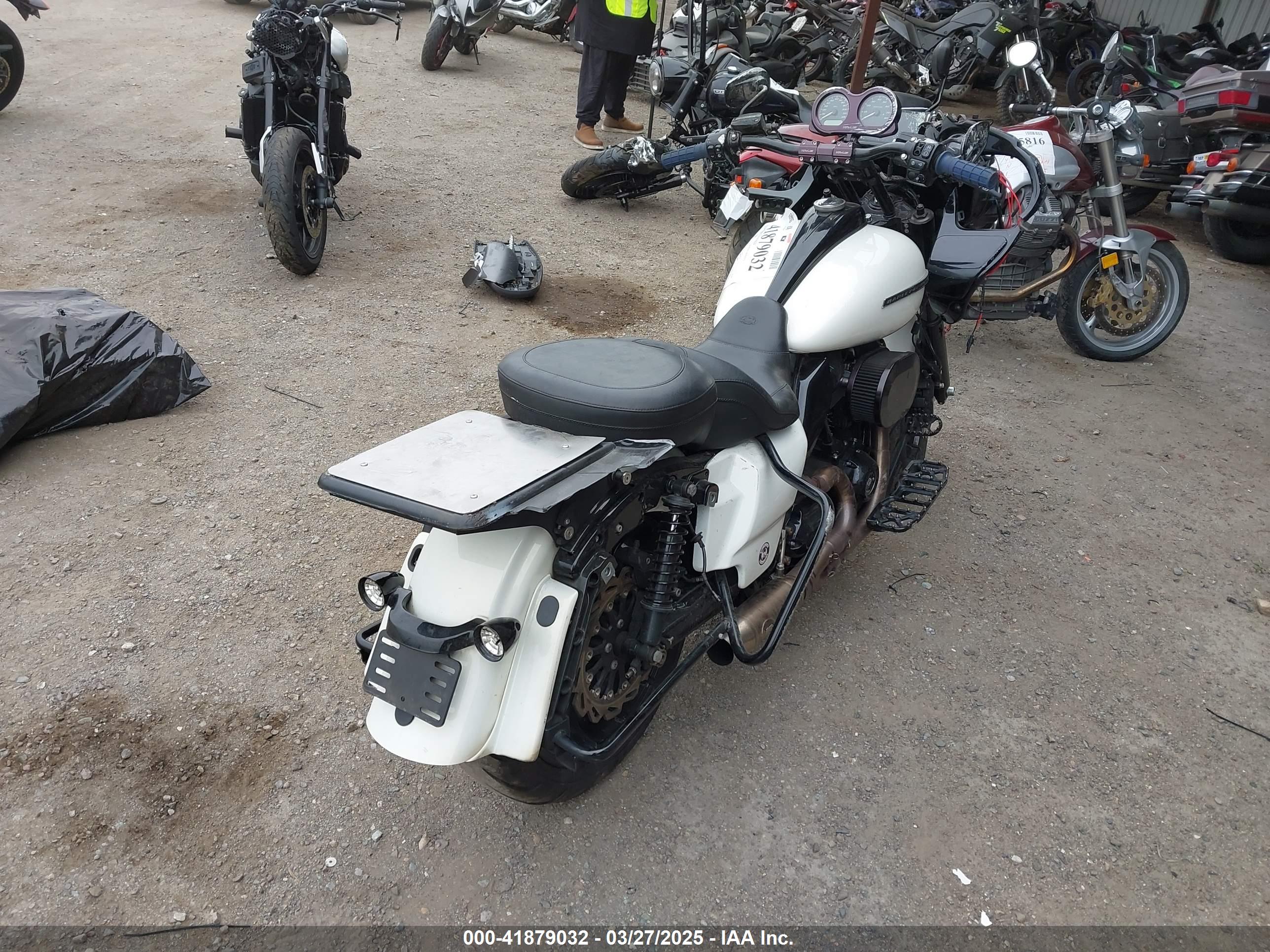 HARLEY-DAVIDSON FLTRXS image 4