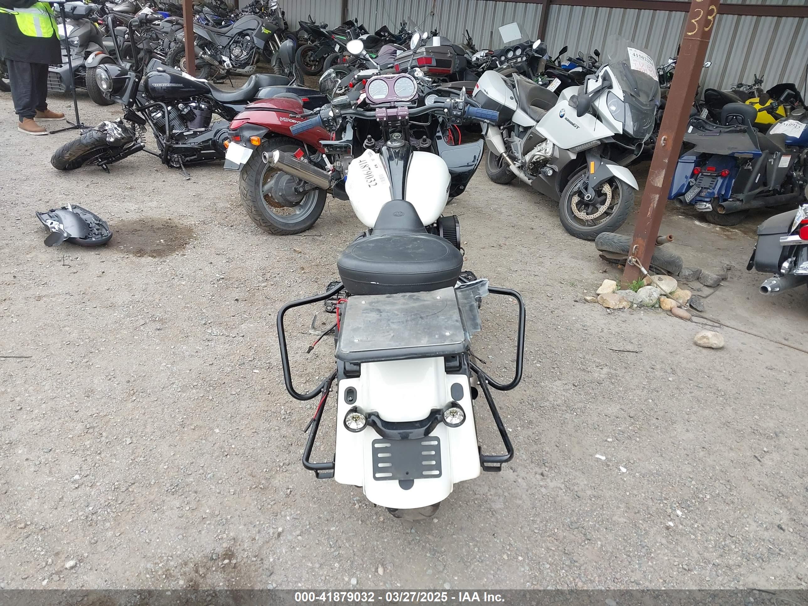 HARLEY-DAVIDSON FLTRXS image 6