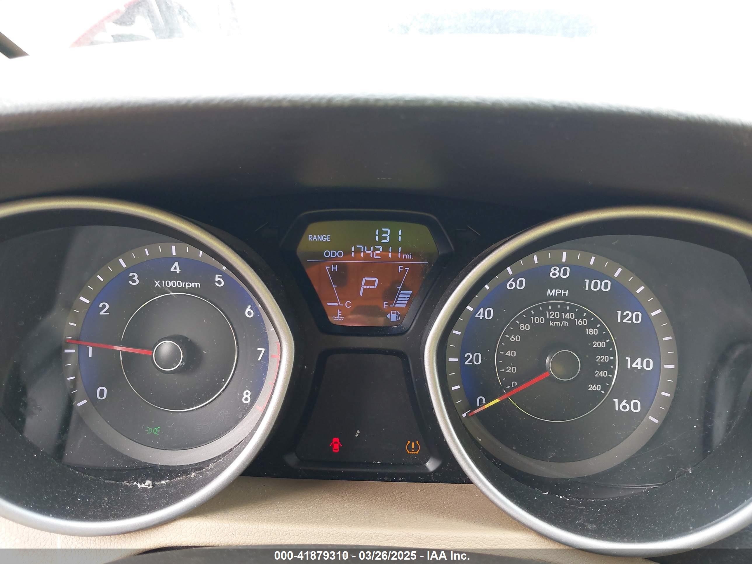 HYUNDAI ELANTRA image 7