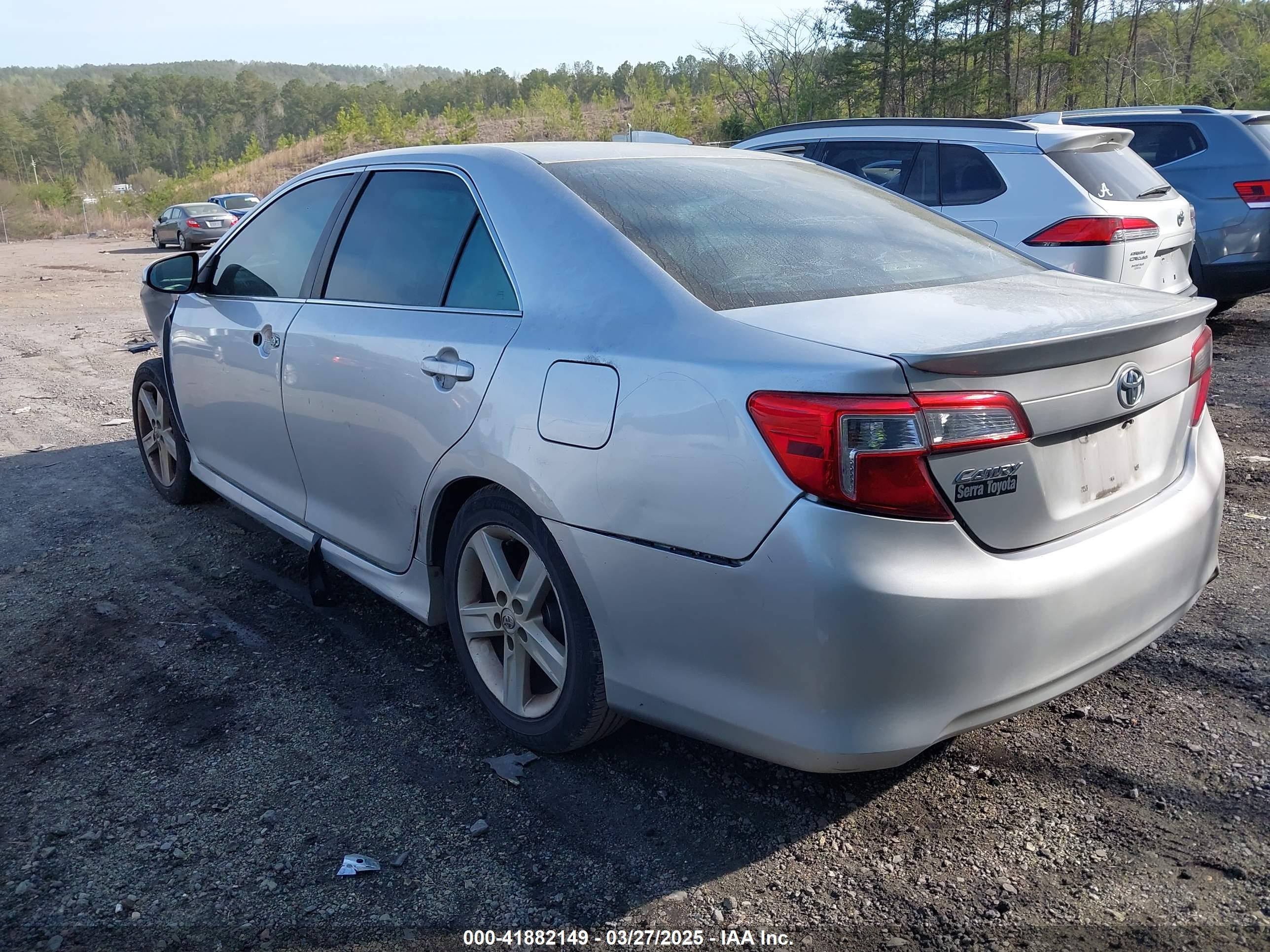TOYOTA CAMRY image 3