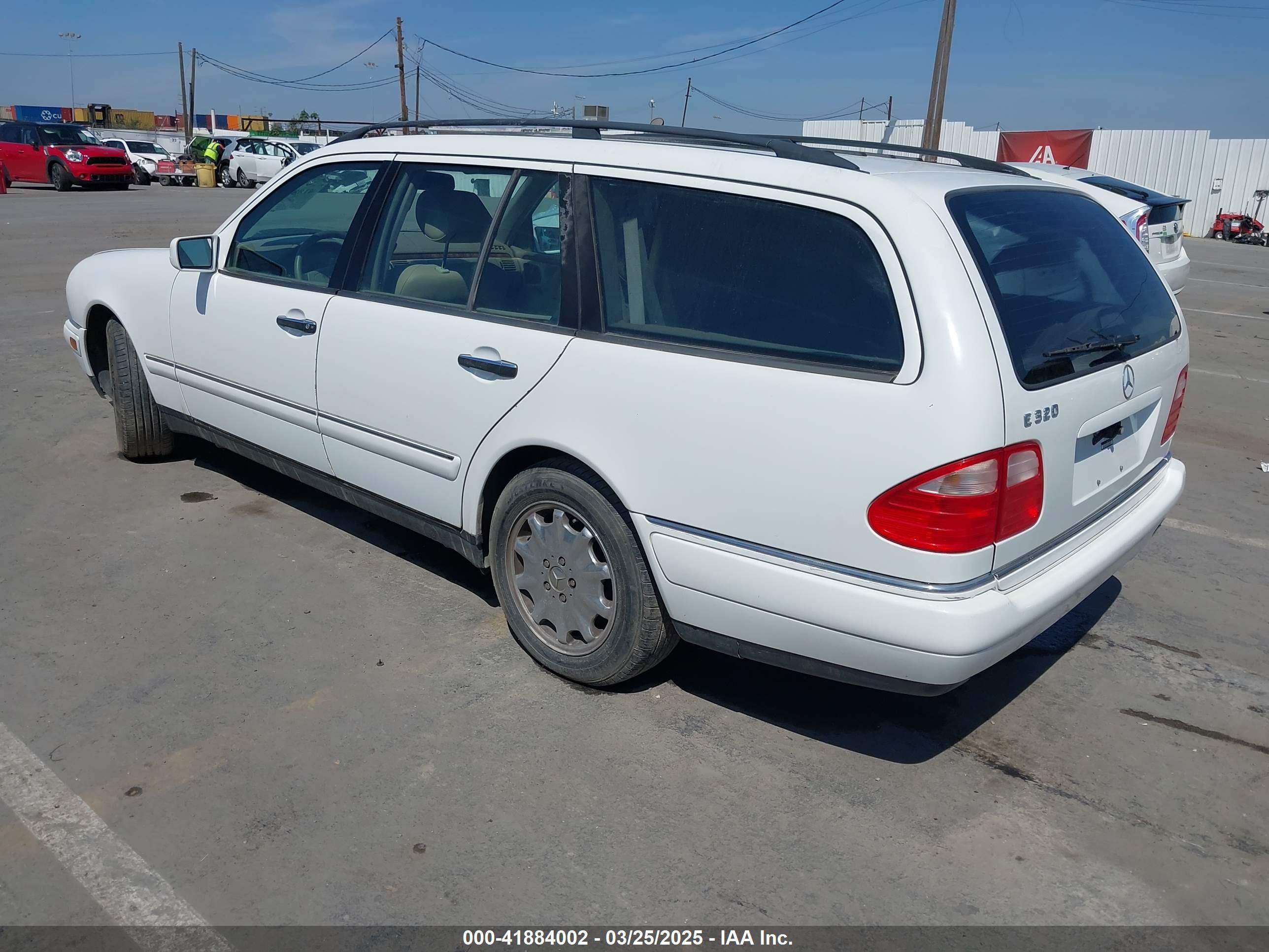MERCEDES-BENZ E image 3