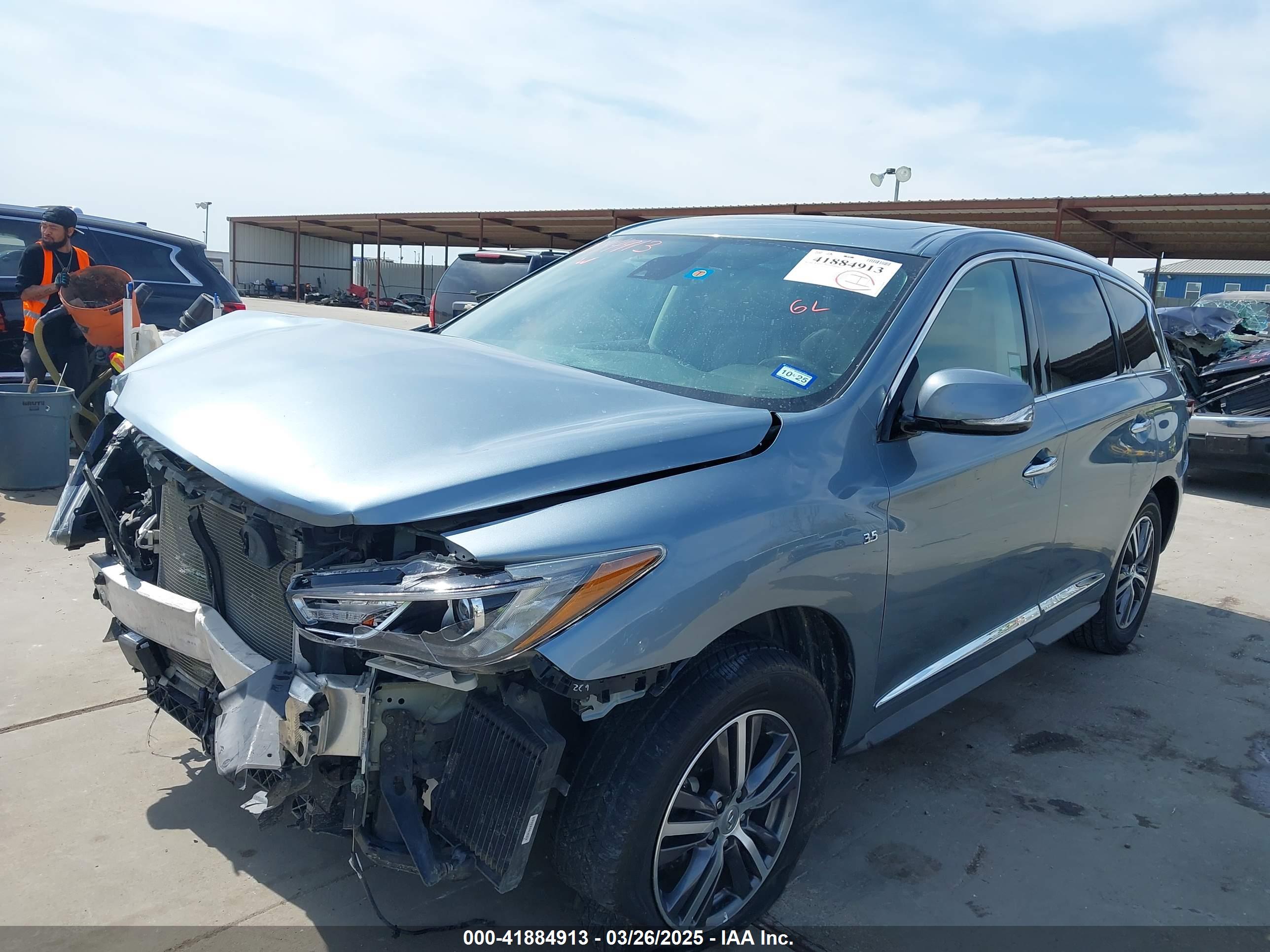INFINITI QX60 image 2