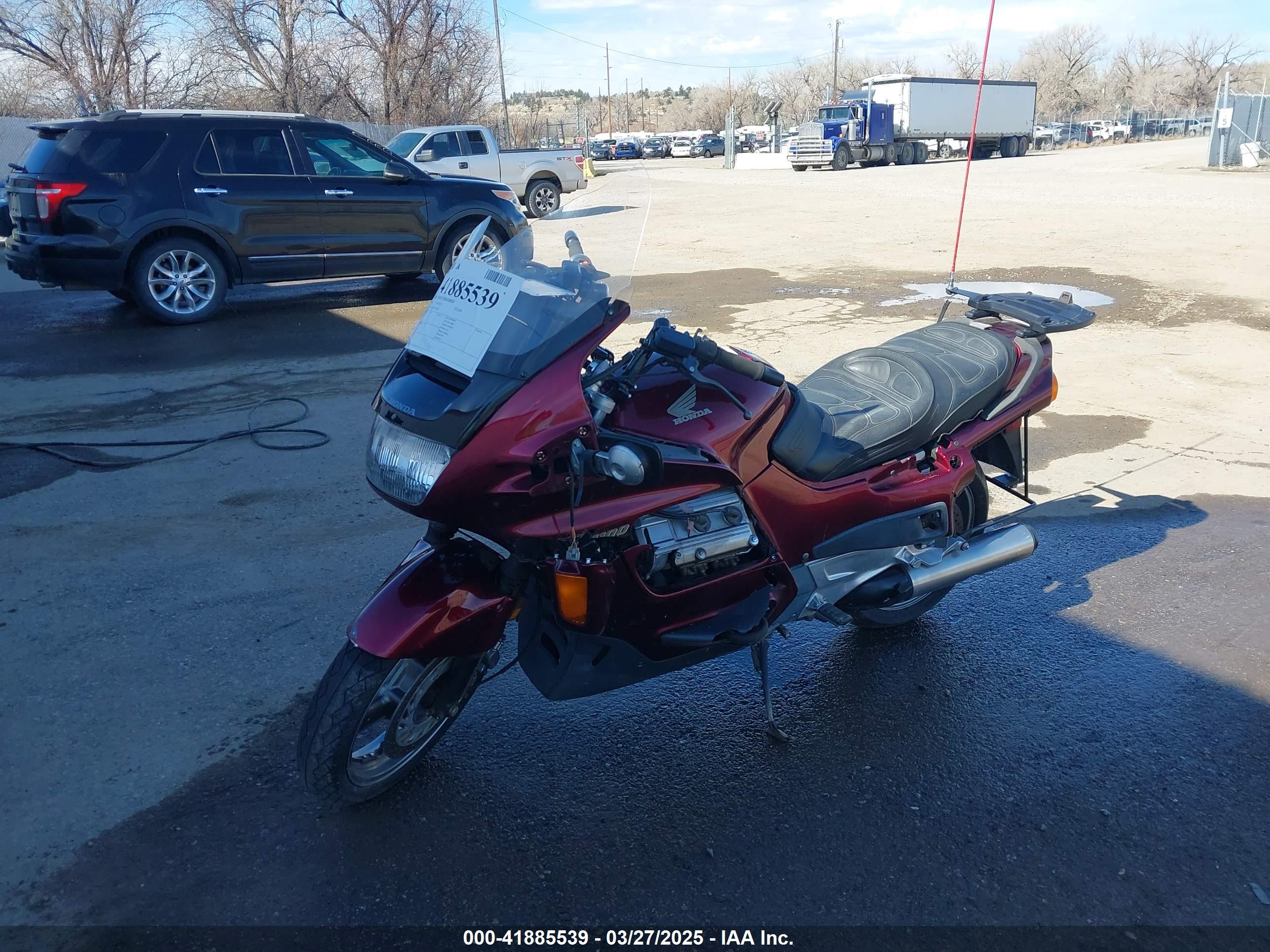 HONDA ST1100 image 2
