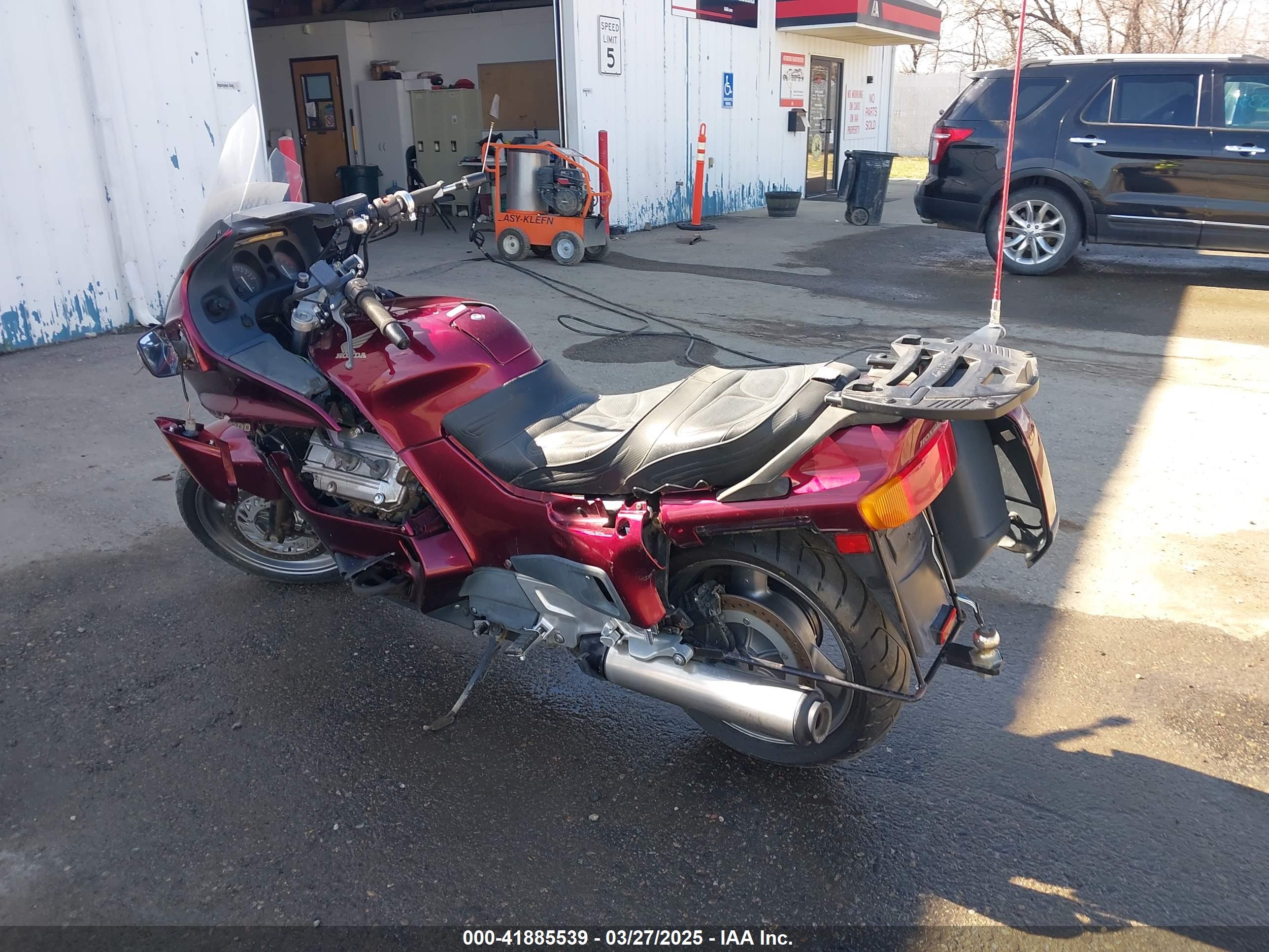 HONDA ST1100 image 3