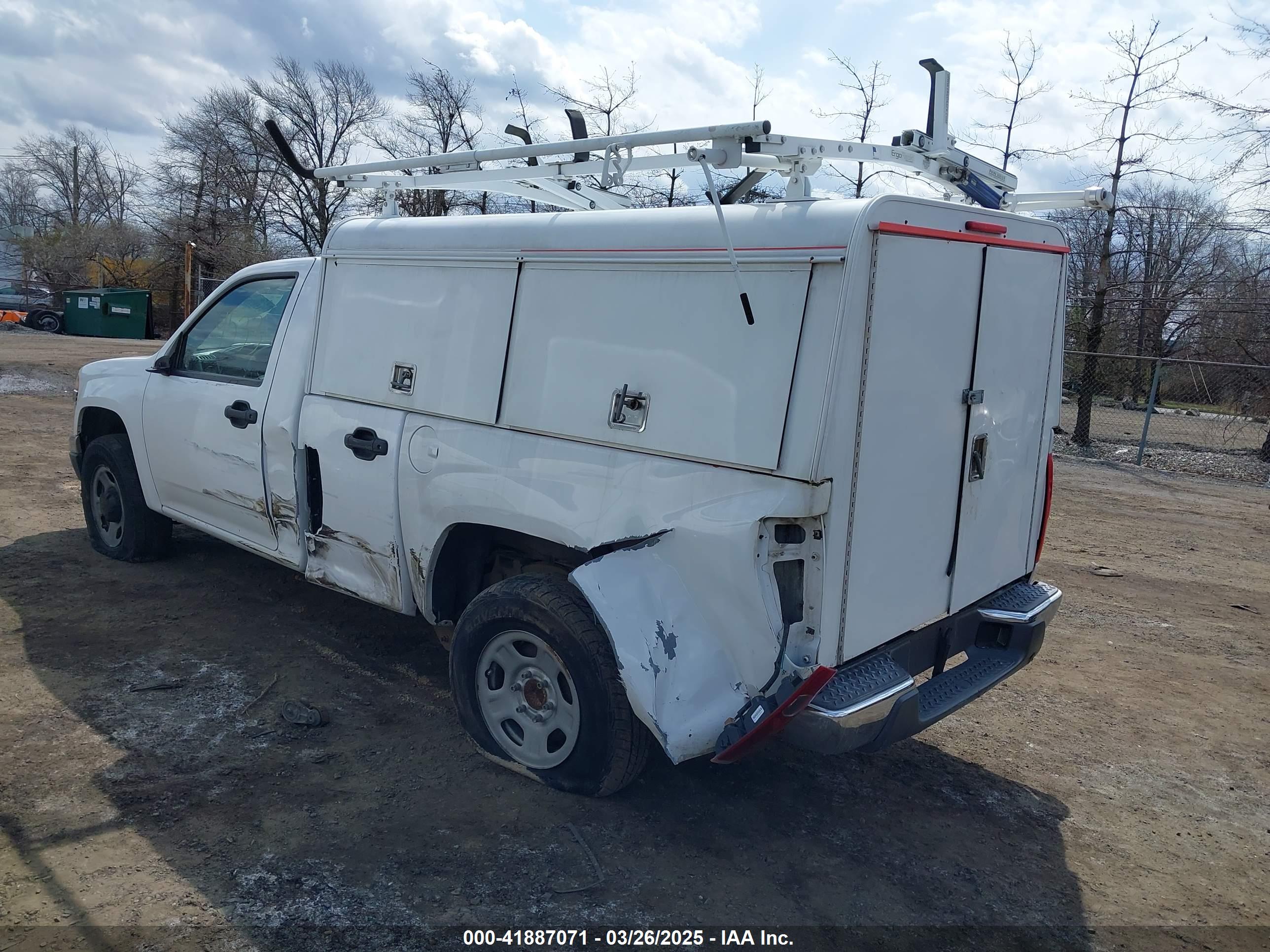 CHEVROLET COLORADO image 3